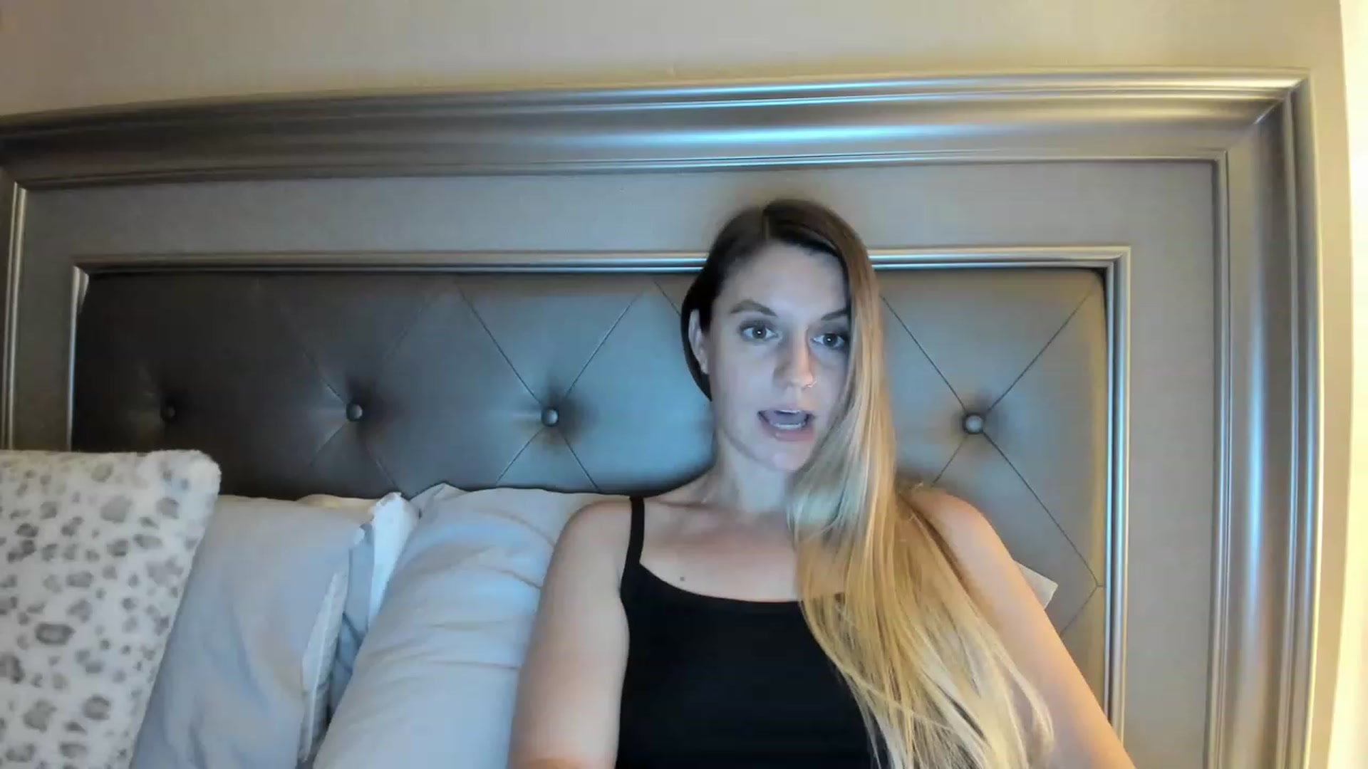 Gallery image thumbnail from Ca_ndi's myfreecams stream on, 04/07/2023, 10:46 image 6 of 20