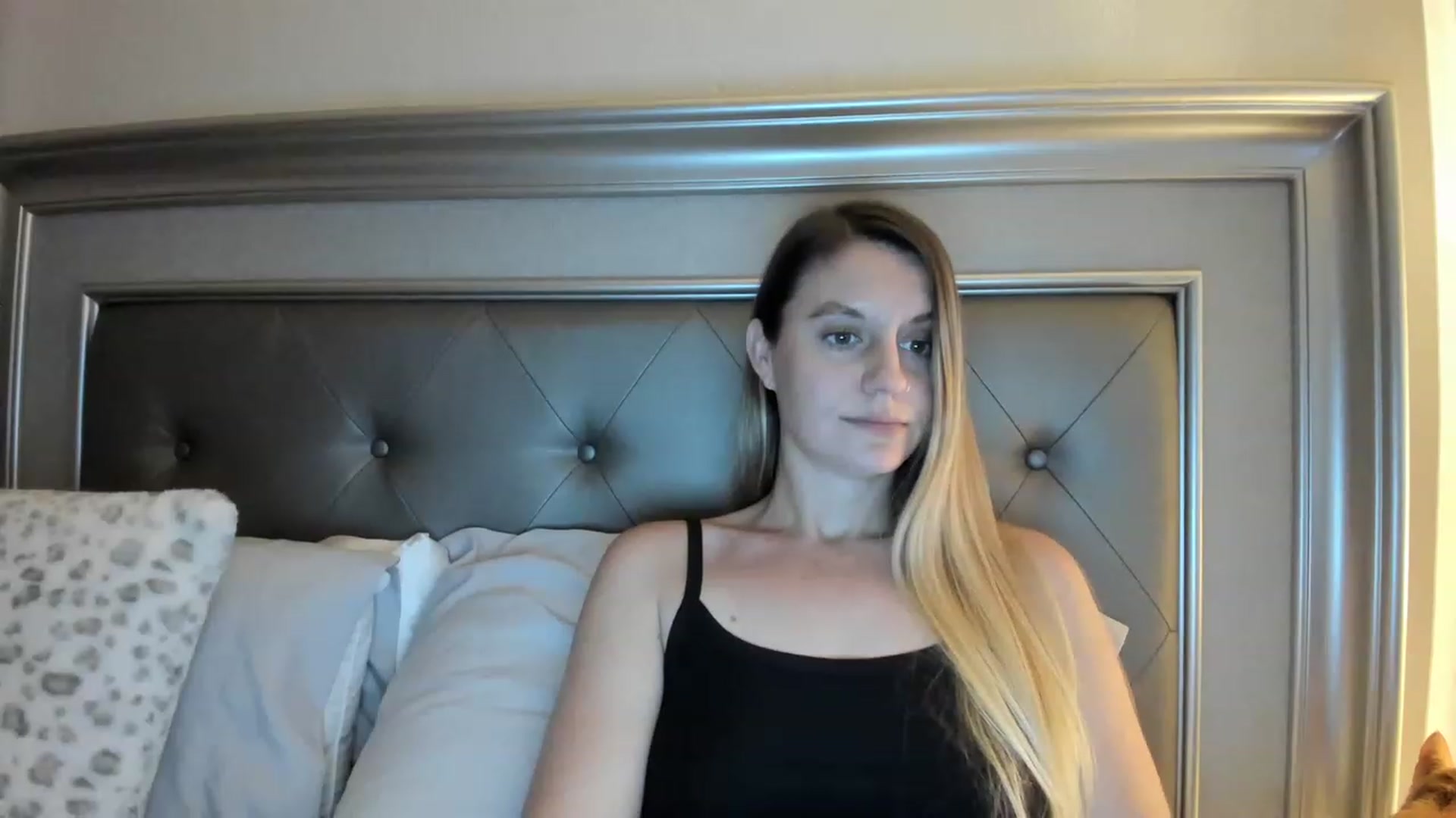 Gallery image thumbnail from Ca_ndi's myfreecams stream on, 04/07/2023, 10:46 image 4 of 20