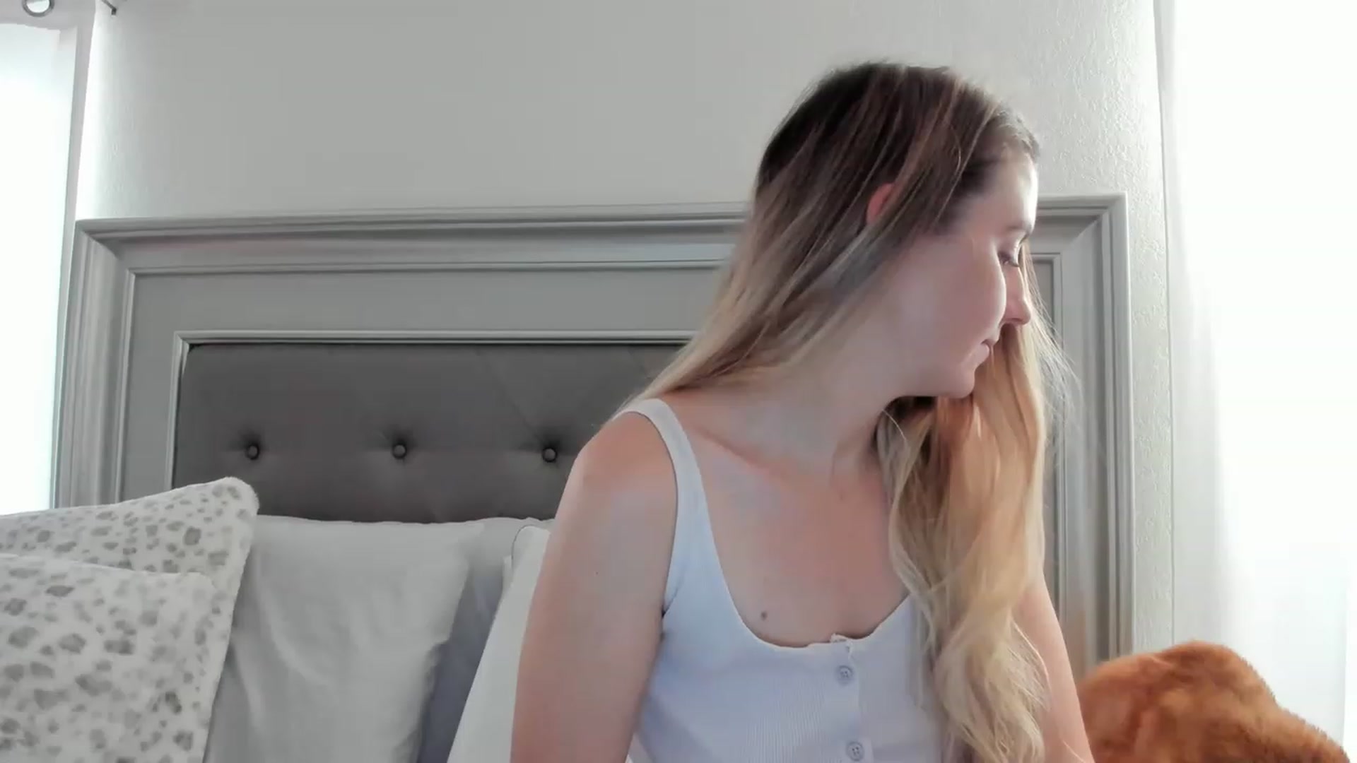 Gallery image thumbnail from Ca_ndi's myfreecams stream on, 04/10/2023, 12:26 image 5 of 20