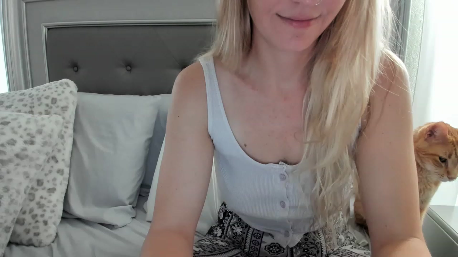 Gallery image thumbnail from Ca_ndi's myfreecams stream on, 04/10/2023, 12:26 image 11 of 20