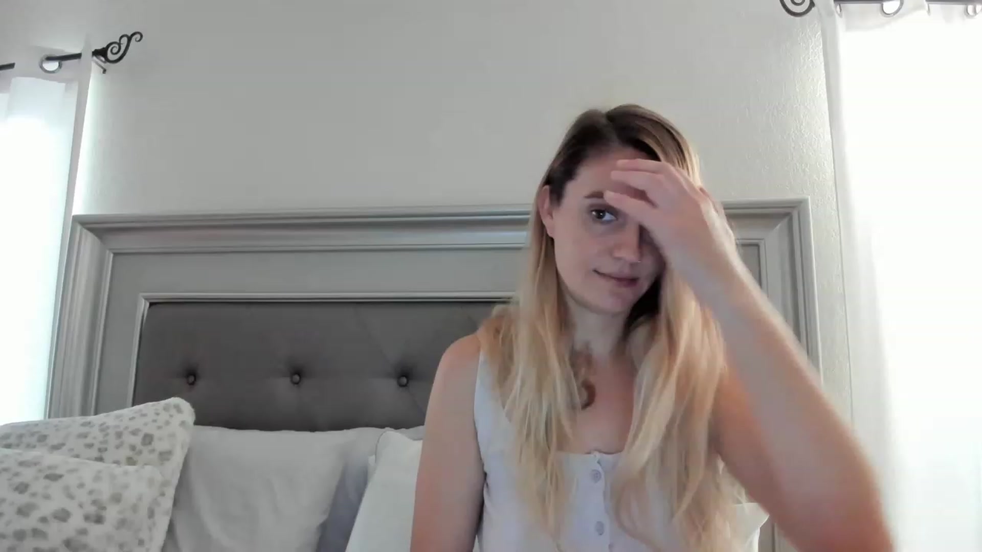 Gallery image thumbnail from Ca_ndi's myfreecams stream on, 04/10/2023, 12:26 image 1 of 20
