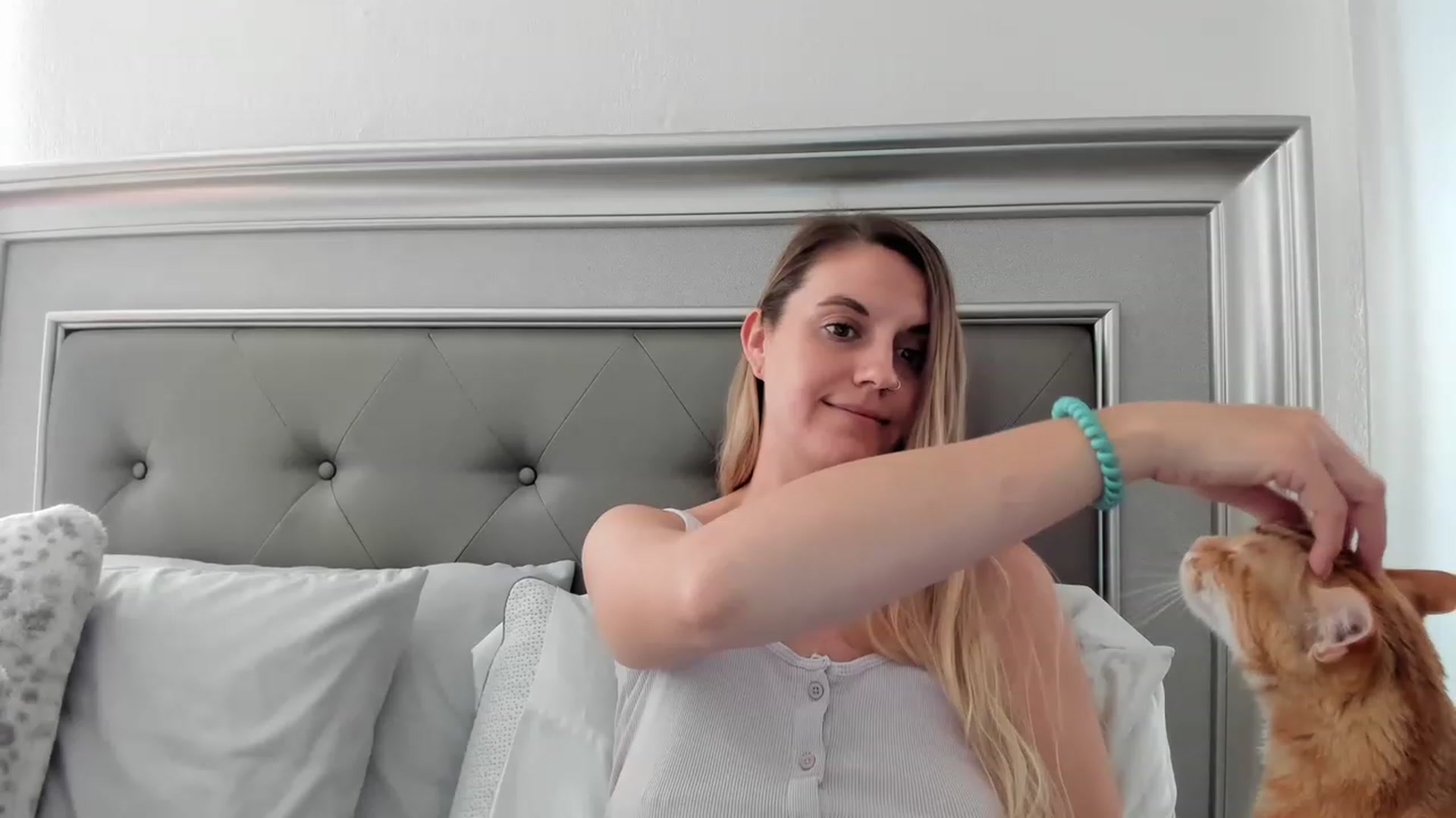 Gallery image thumbnail from Ca_ndi's myfreecams stream on, 04/10/2023, 13:34 image 6 of 20