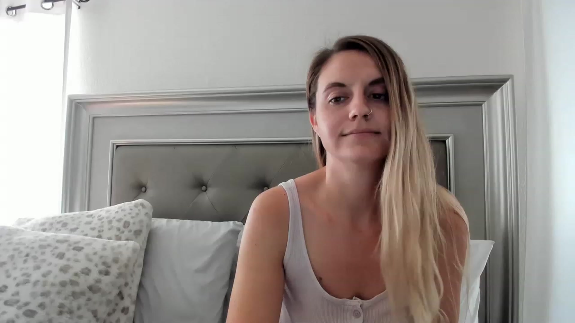 Gallery image thumbnail from Ca_ndi's myfreecams stream on, 04/10/2023, 14:00 image 1 of 20