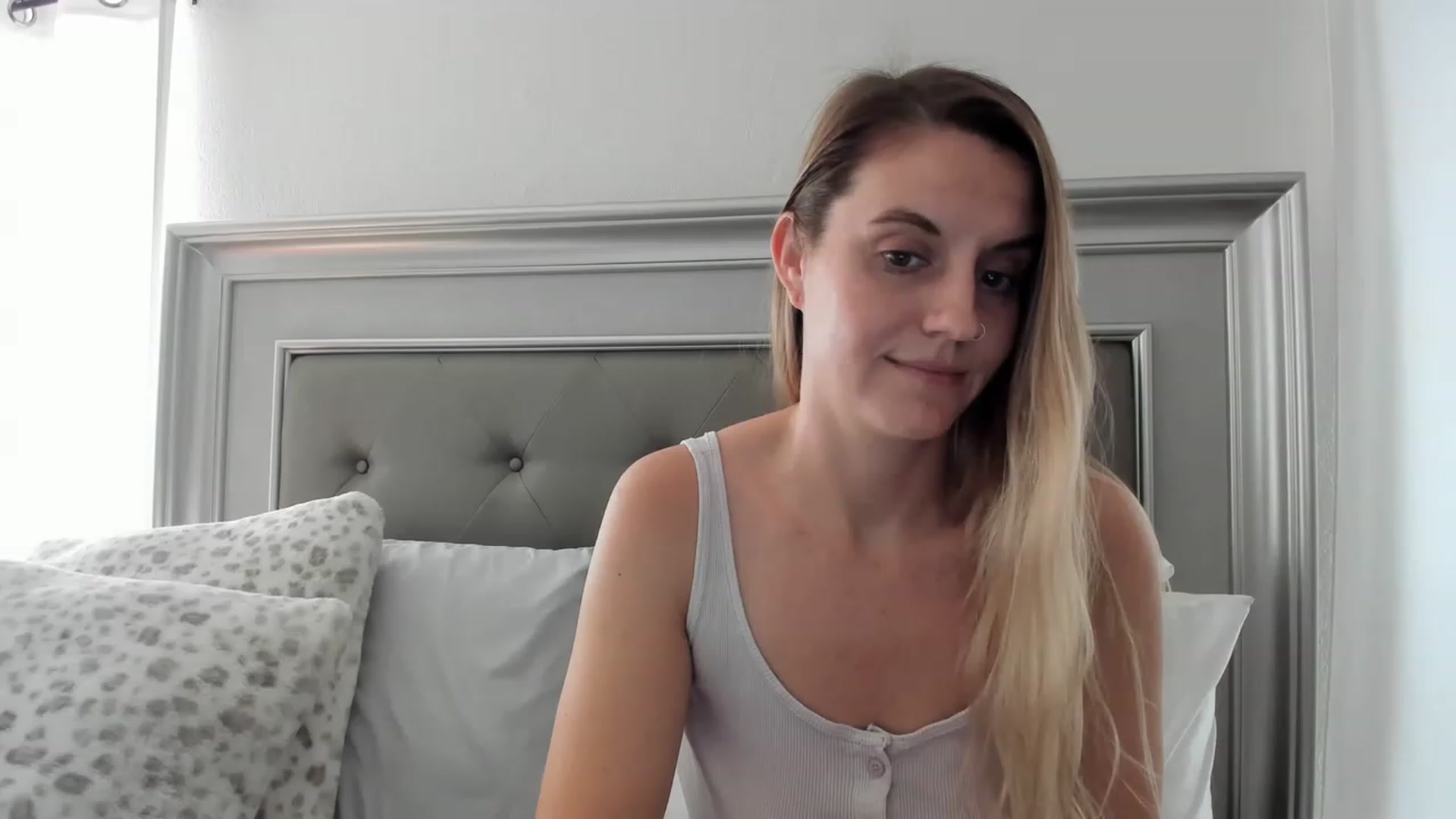 Gallery image thumbnail from Ca_ndi's myfreecams stream on, 04/10/2023, 14:00 image 7 of 20