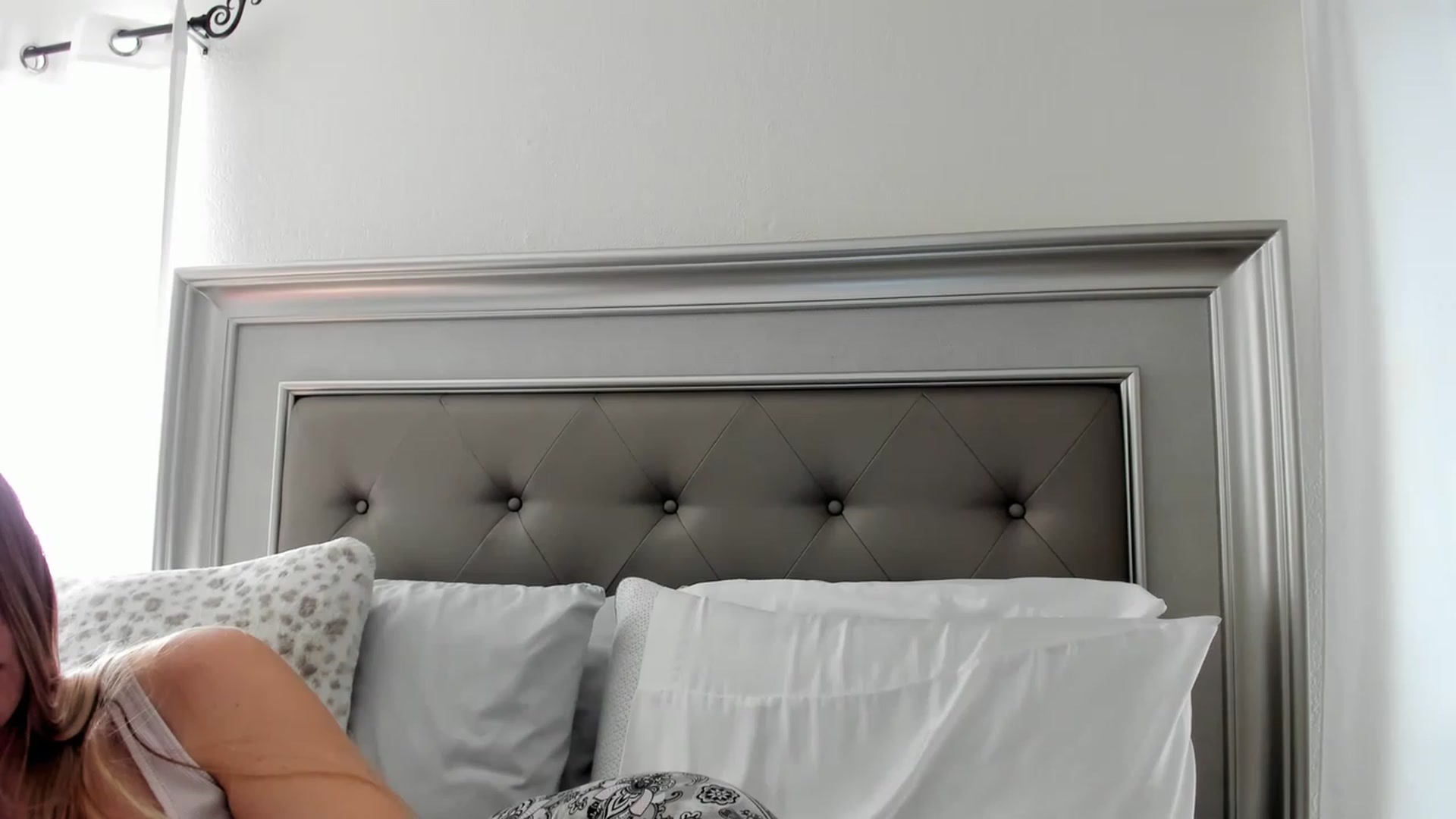 Gallery image thumbnail from Ca_ndi's myfreecams stream on, 04/10/2023, 14:00 image 16 of 20