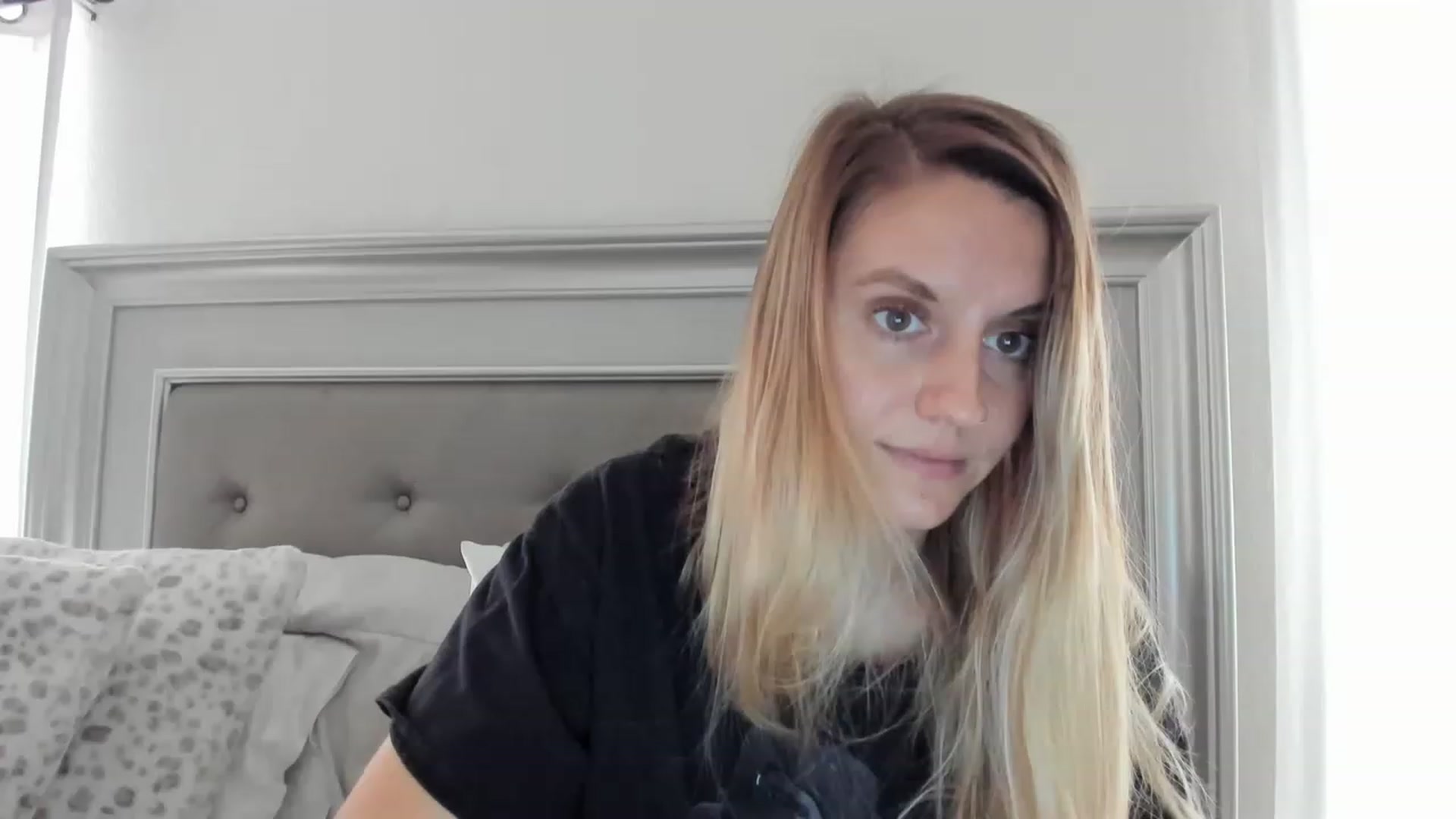 Gallery image thumbnail from Ca_ndi's myfreecams stream on, 04/15/2023, 13:55 image 4 of 20
