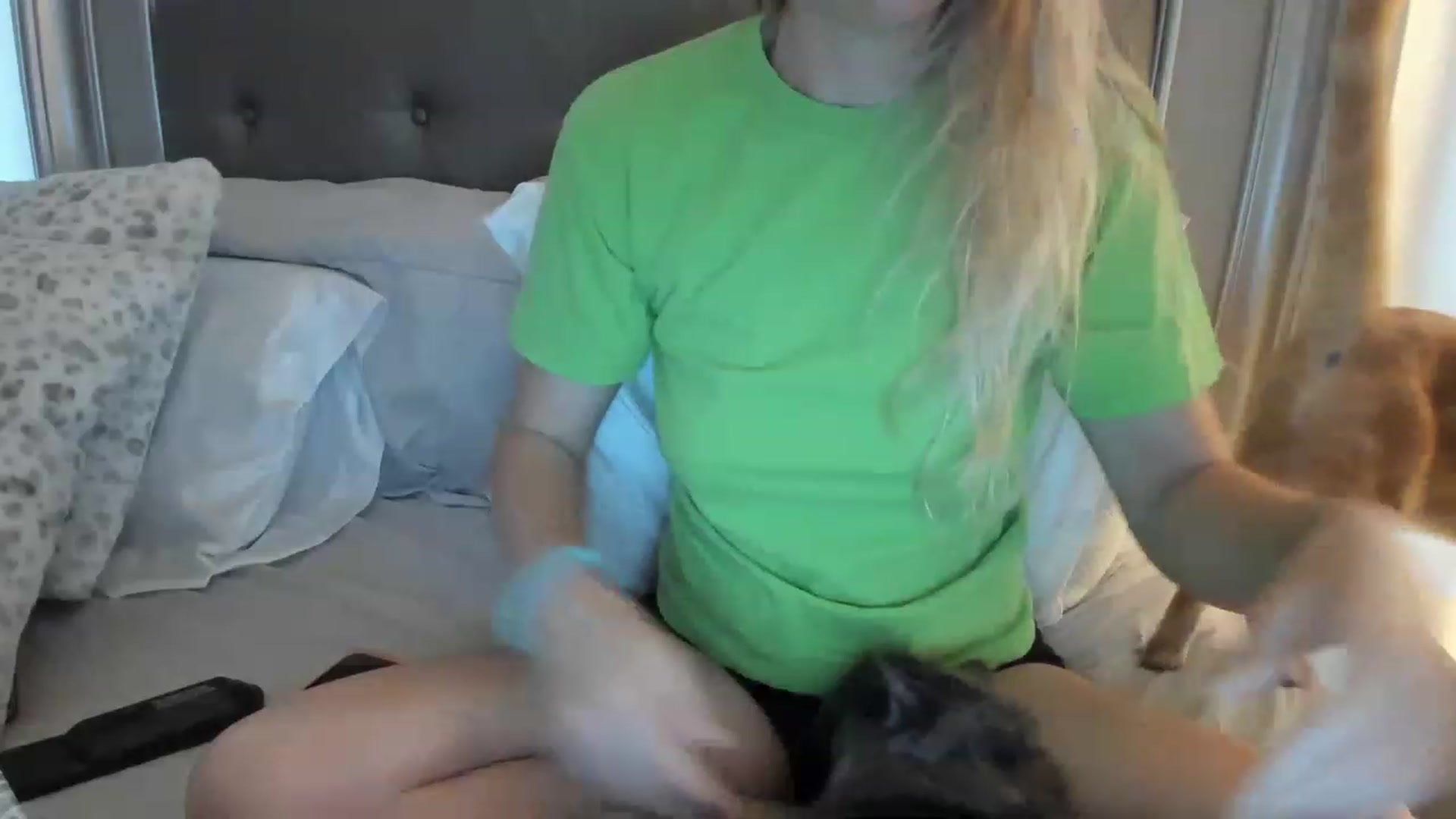 Gallery image thumbnail from Ca_ndi's myfreecams stream on, 04/16/2023, 11:38 image 15 of 20