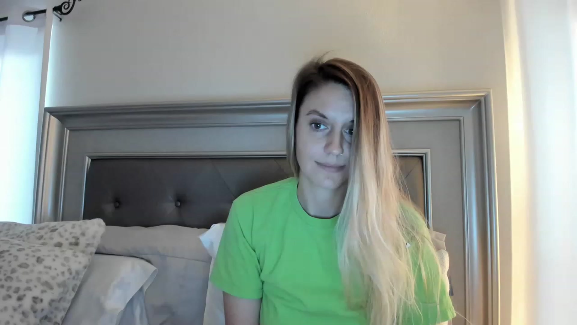 Gallery image thumbnail from Ca_ndi's myfreecams stream on, 04/16/2023, 11:38 image 14 of 20