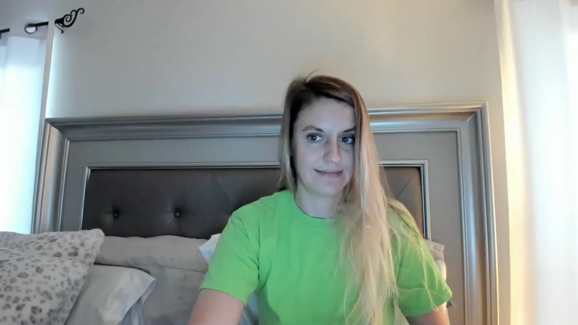 Gallery image thumbnail from Ca_ndi's myfreecams stream on, 04/16/2023, 11:38 image 16 of 20
