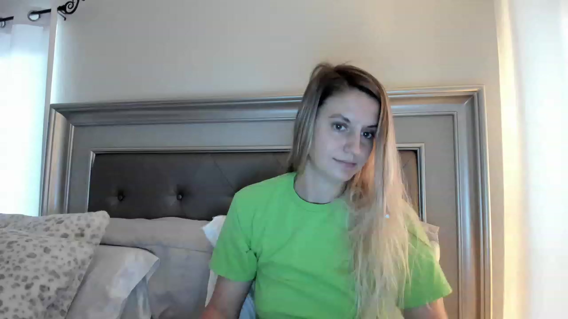 Gallery image thumbnail from Ca_ndi's myfreecams stream on, 04/16/2023, 11:38 image 17 of 20