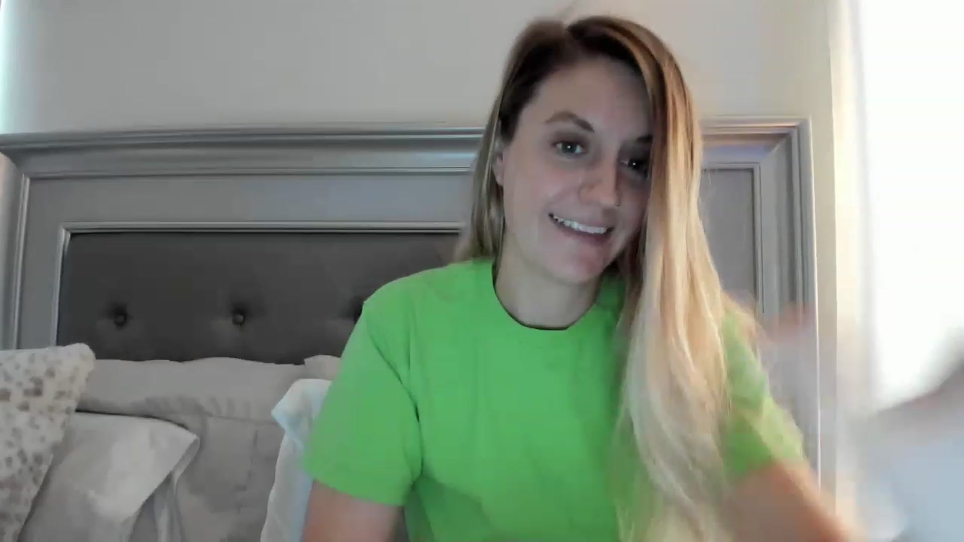 Gallery image thumbnail from Ca_ndi's myfreecams stream on, 04/16/2023, 12:12 image 14 of 20