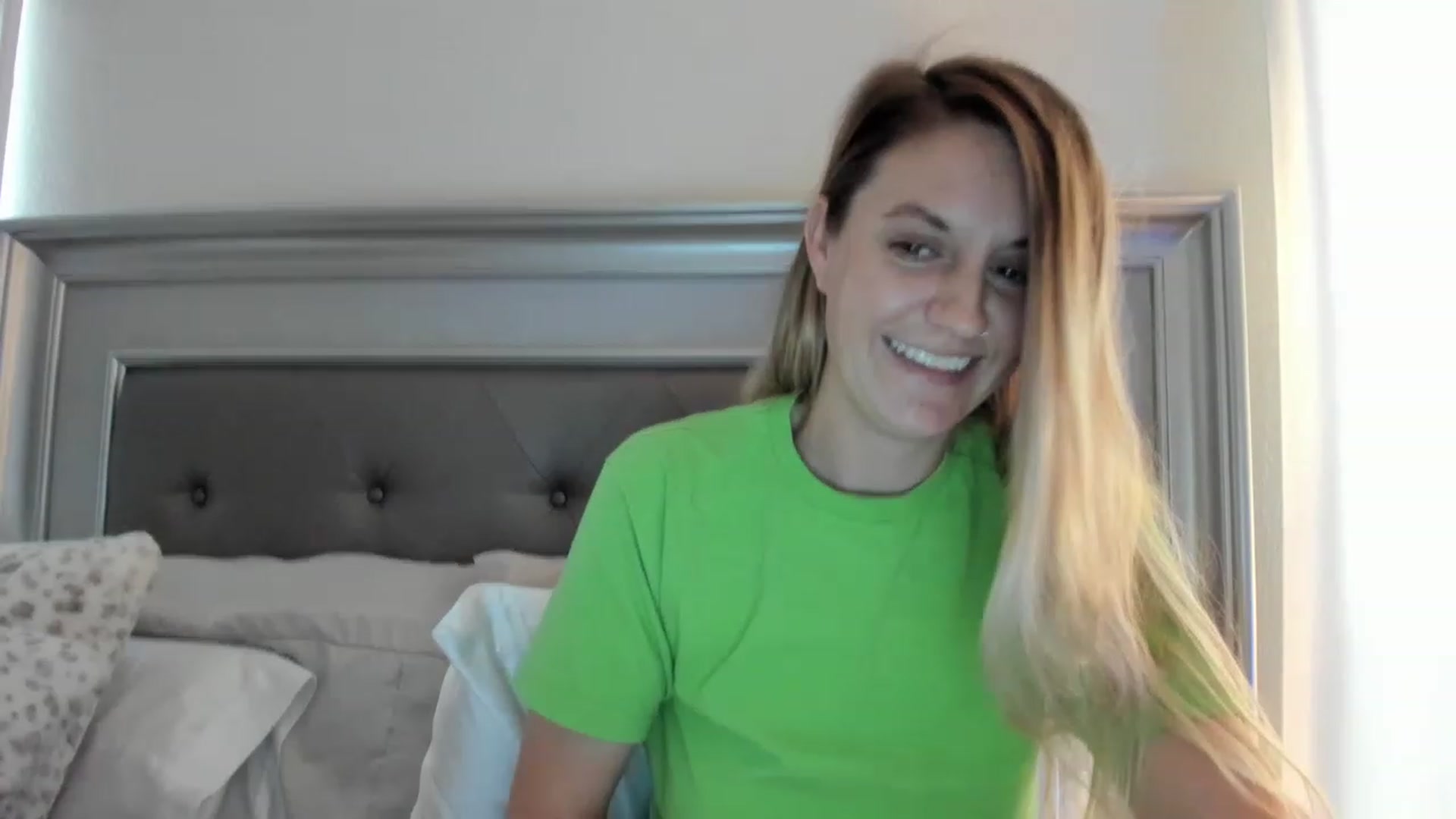 Gallery image thumbnail from Ca_ndi's myfreecams stream on, 04/16/2023, 12:12 image 9 of 20