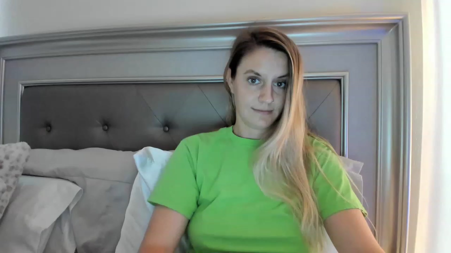 Gallery image thumbnail from Ca_ndi's myfreecams stream on, 04/16/2023, 12:12 image 1 of 20