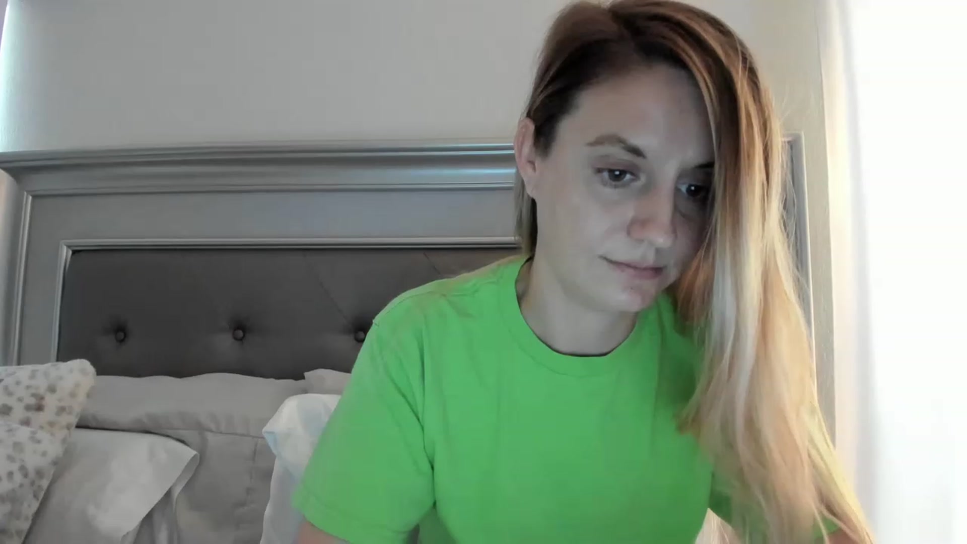 Gallery image thumbnail from Ca_ndi's myfreecams stream on, 04/16/2023, 12:12 image 16 of 20