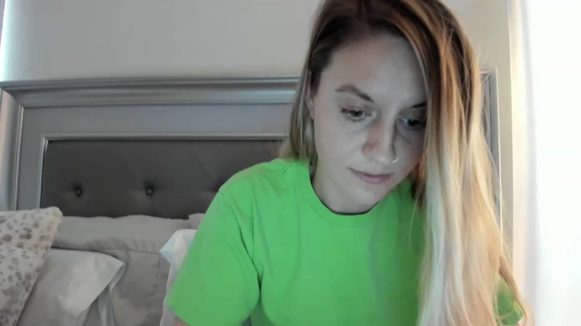 Gallery image thumbnail from Ca_ndi's myfreecams stream on, 04/16/2023, 12:12 image 11 of 20
