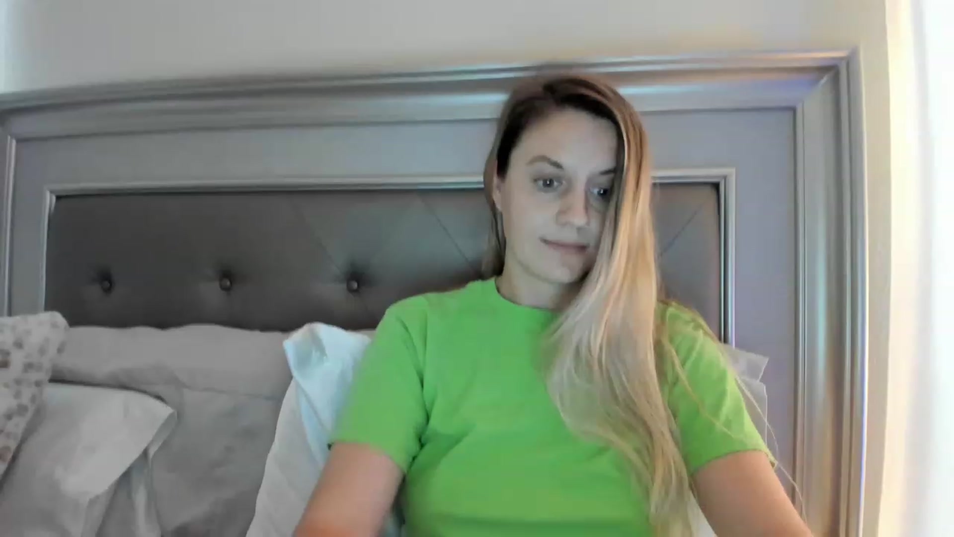 Gallery image thumbnail from Ca_ndi's myfreecams stream on, 04/16/2023, 12:12 image 2 of 20