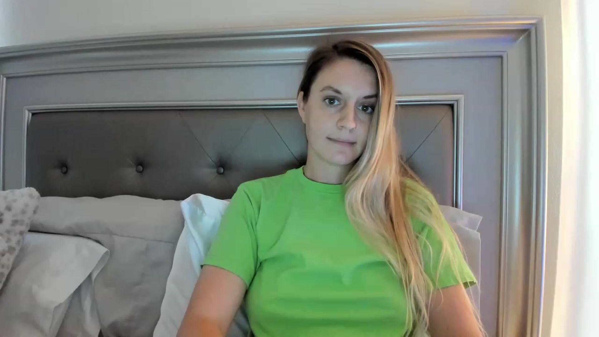 Gallery image thumbnail from Ca_ndi's myfreecams stream on, 04/16/2023, 12:12 image 3 of 20