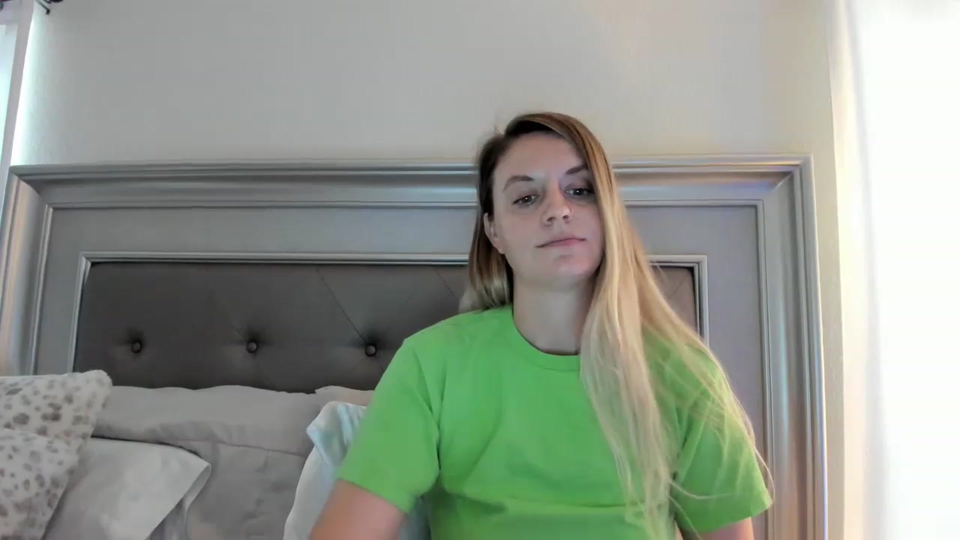 Gallery image thumbnail from Ca_ndi's myfreecams stream on, 04/16/2023, 12:12 image 10 of 20