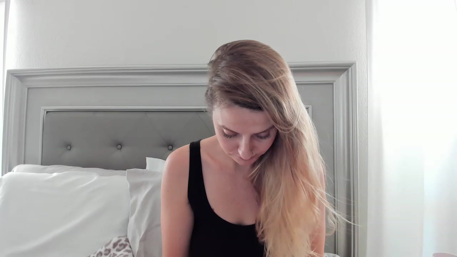 Gallery image thumbnail from Ca_ndi's myfreecams stream on, 04/23/2023, 12:32 image 17 of 20