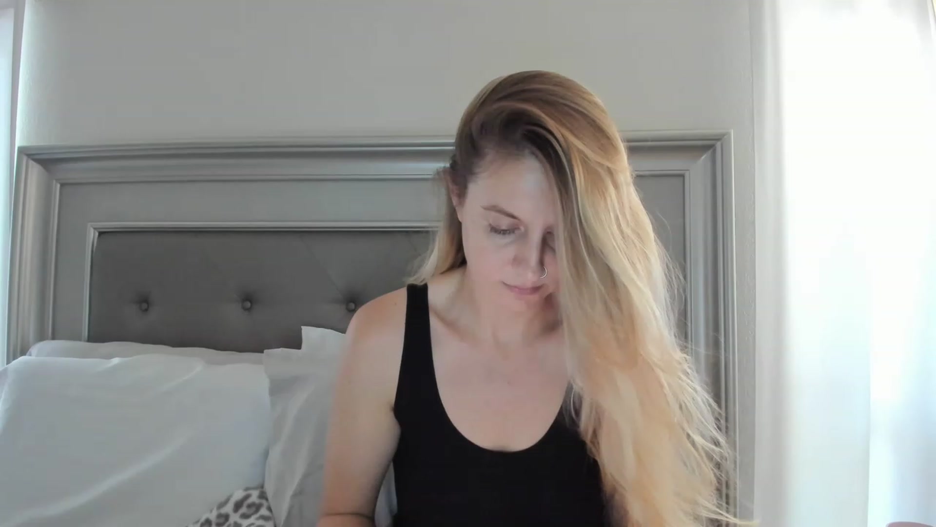 Gallery image thumbnail from Ca_ndi's myfreecams stream on, 04/23/2023, 12:32 image 2 of 20