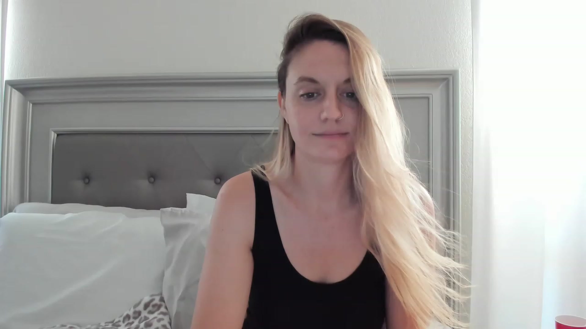 Gallery image thumbnail from Ca_ndi's myfreecams stream on, 04/23/2023, 12:32 image 10 of 20