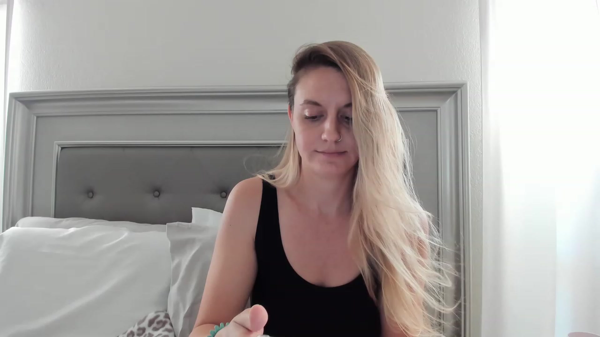 Gallery image thumbnail from Ca_ndi's myfreecams stream on, 04/23/2023, 12:32 image 13 of 20