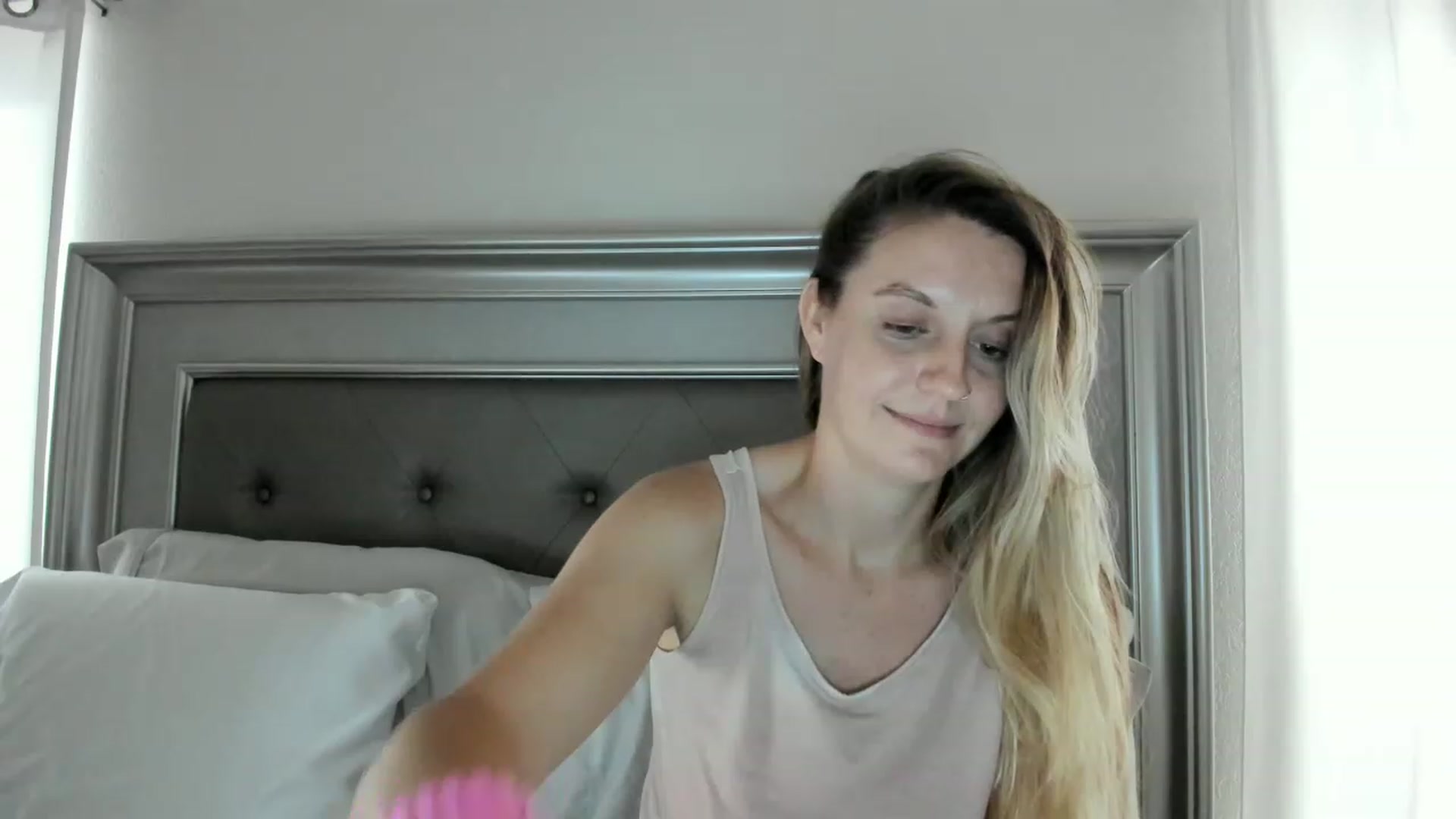 Gallery image thumbnail from Ca_ndi's myfreecams stream on, 04/29/2023, 18:04 image 18 of 20