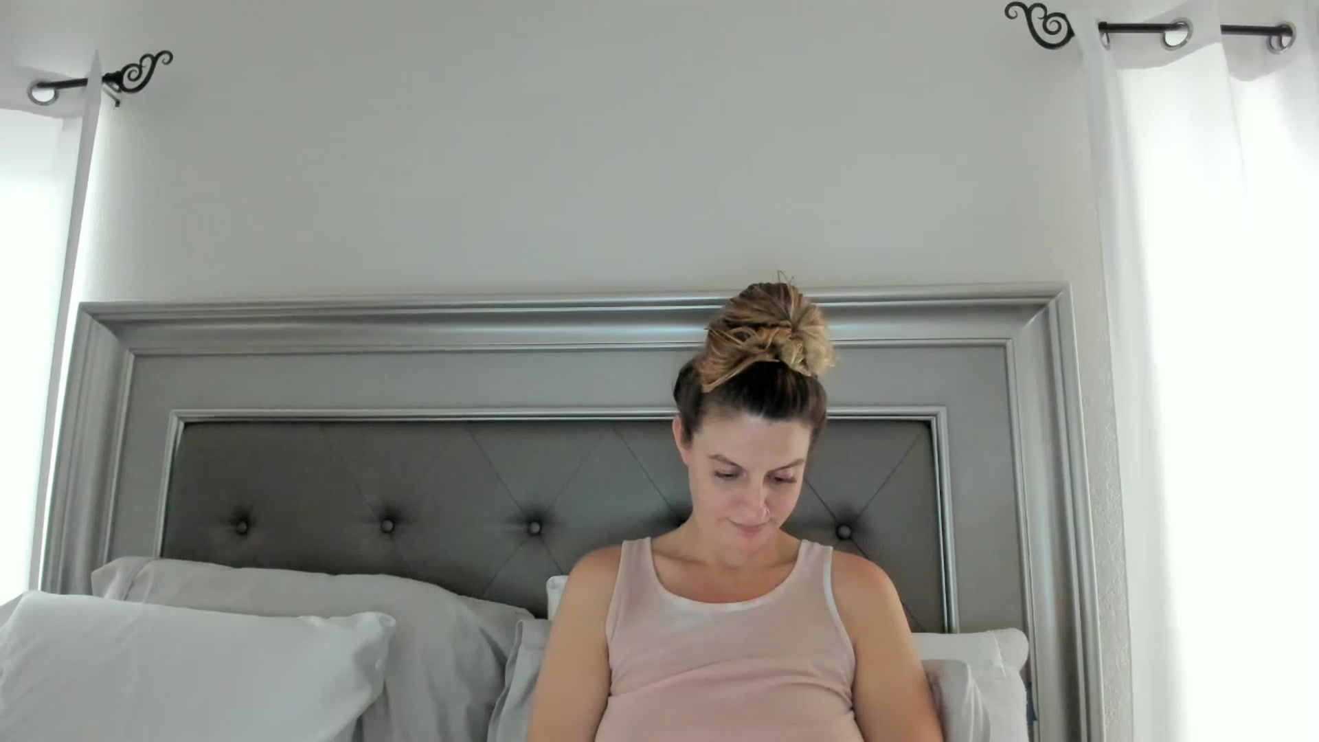 Gallery image thumbnail from Ca_ndi's myfreecams stream on, 04/29/2023, 18:04 image 7 of 20