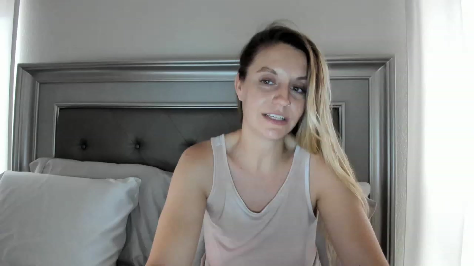 Gallery image thumbnail from Ca_ndi's myfreecams stream on, 04/29/2023, 18:04 image 19 of 20