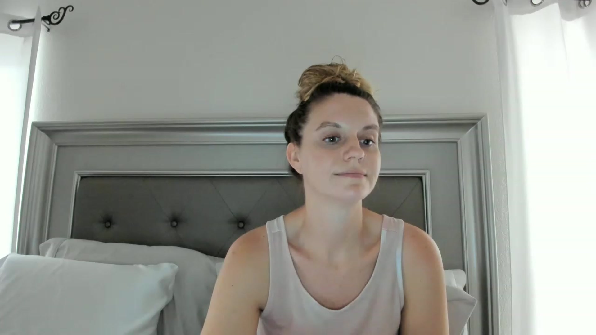 Gallery image thumbnail from Ca_ndi's myfreecams stream on, 04/29/2023, 18:04 image 2 of 20