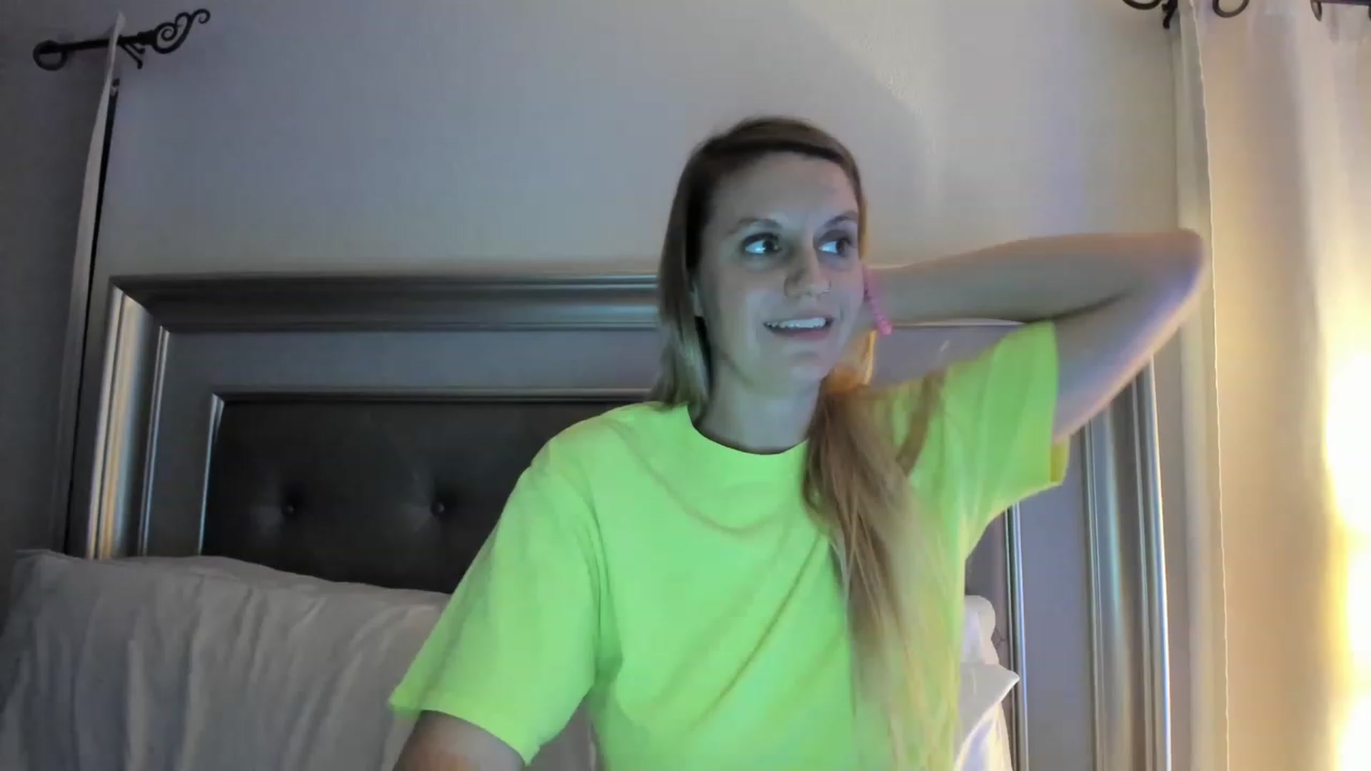 Gallery image thumbnail from Ca_ndi's myfreecams stream on, 05/01/2023, 08:59 image 18 of 20