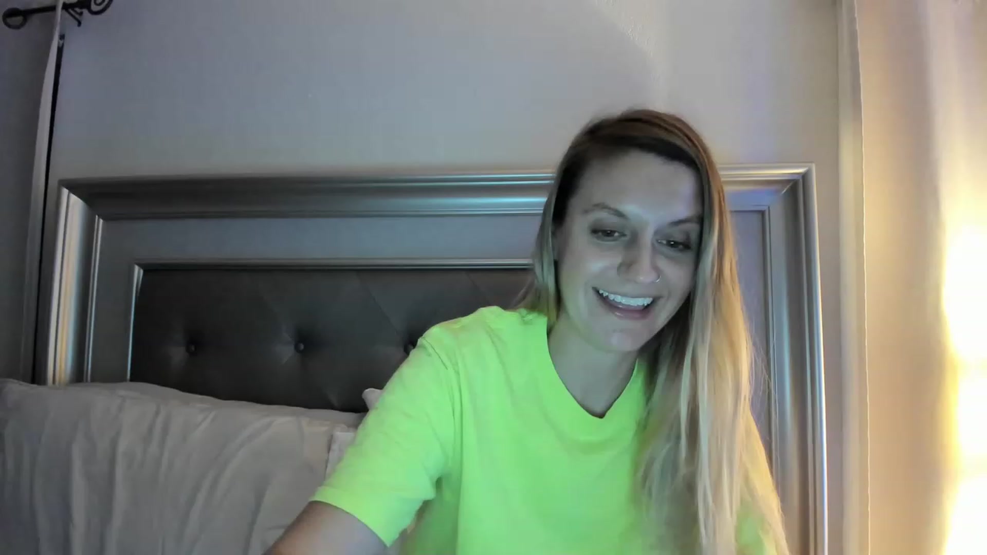 Gallery image thumbnail from Ca_ndi's myfreecams stream on, 05/01/2023, 08:59 image 15 of 20