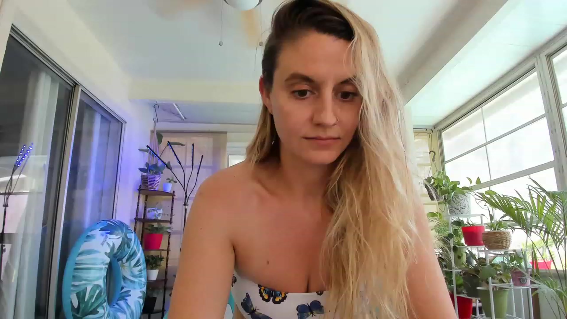 Gallery image thumbnail from Ca_ndi's myfreecams stream on, 05/03/2023, 17:48 image 8 of 20