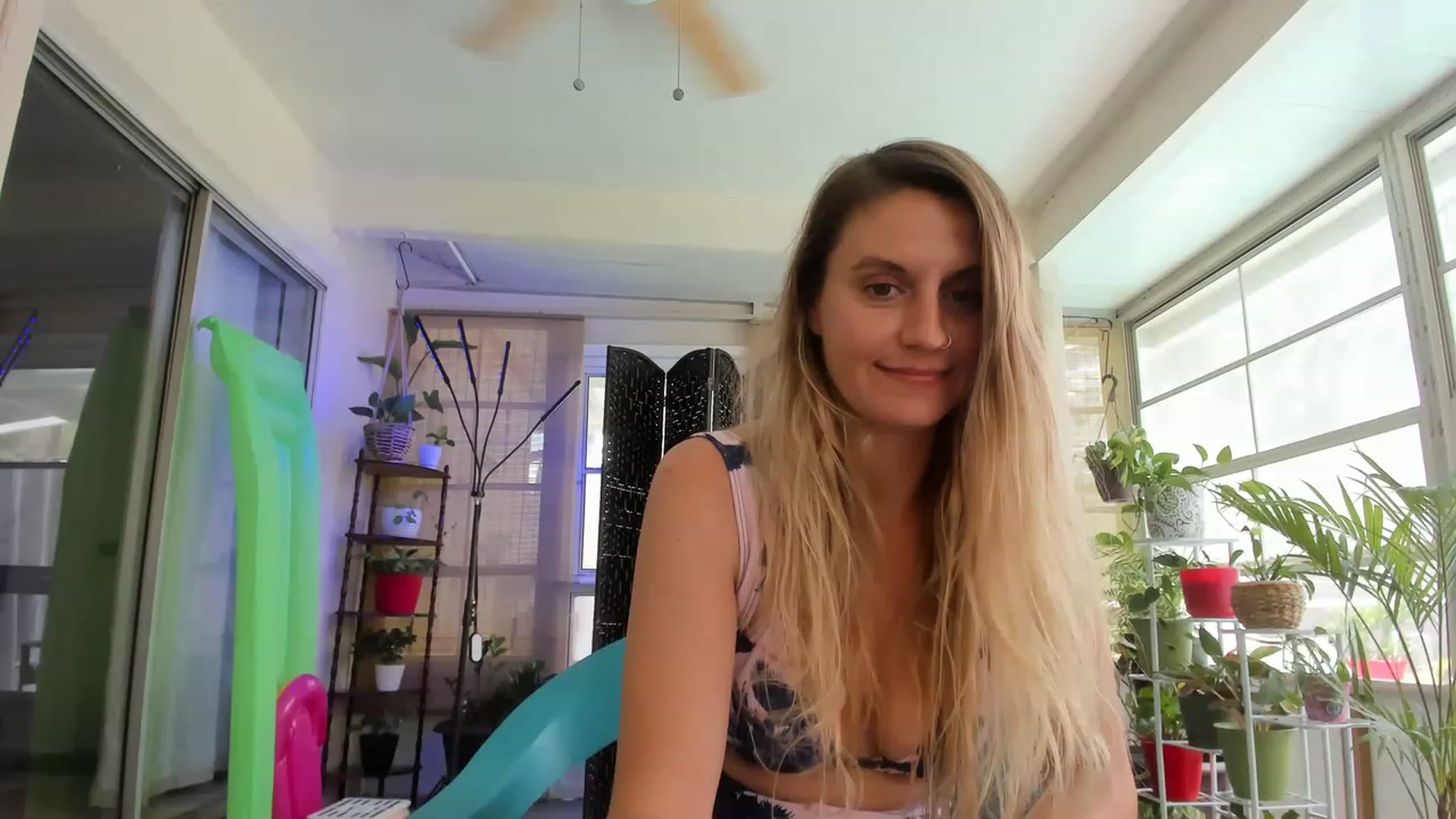 Gallery image thumbnail from Ca_ndi's myfreecams stream on, 05/06/2023, 16:44 image 1 of 20