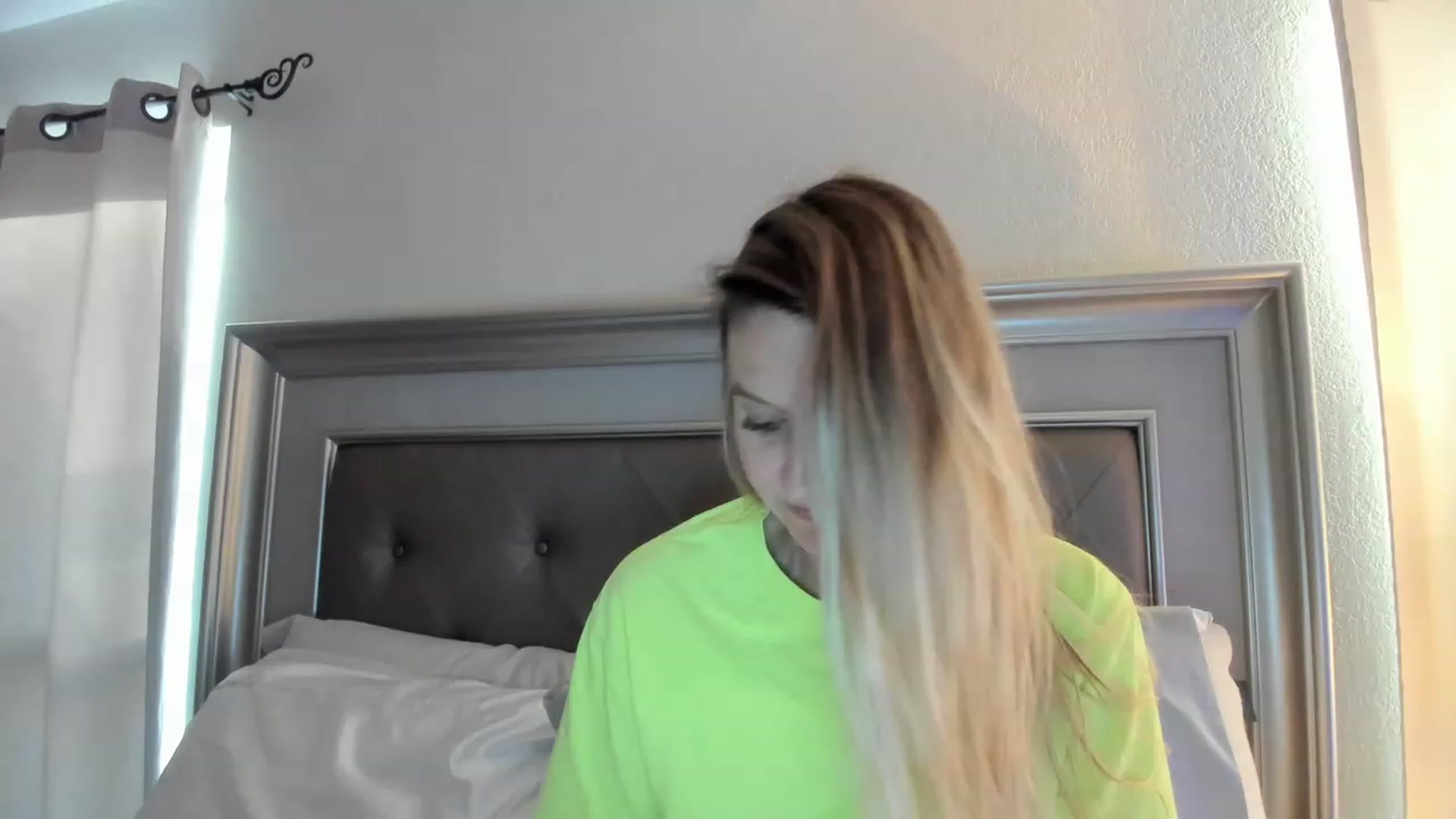 Gallery image thumbnail from Ca_ndi's myfreecams stream on, 05/08/2023, 12:21 image 15 of 20