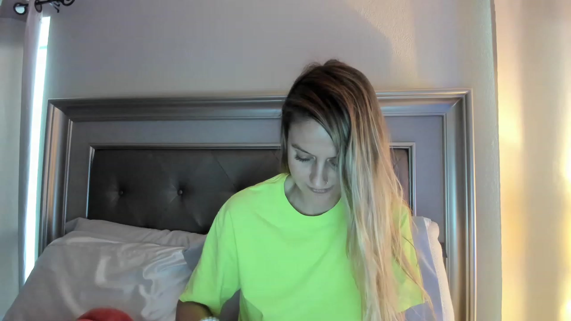 Gallery image thumbnail from Ca_ndi's myfreecams stream on, 05/08/2023, 12:21 image 3 of 20