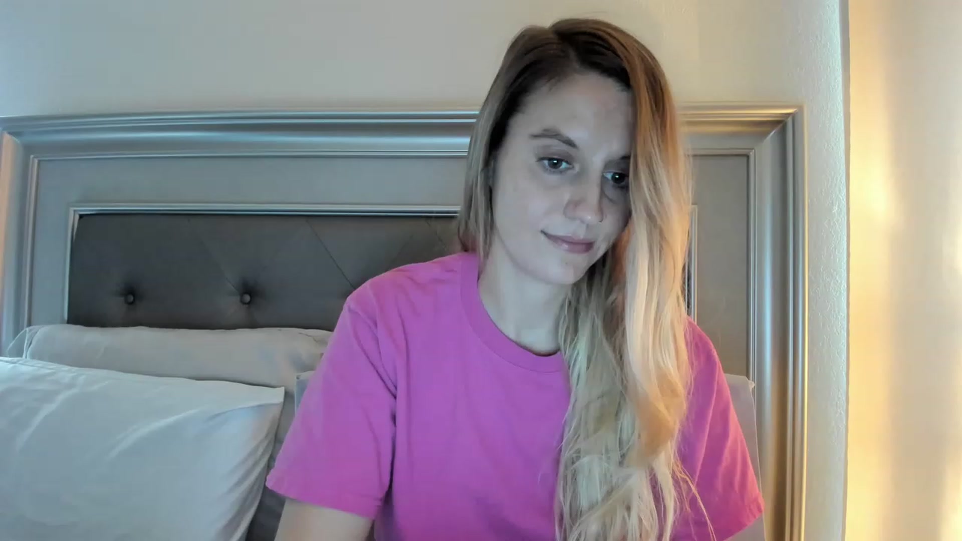 Gallery image thumbnail from Ca_ndi's myfreecams stream on, 05/10/2023, 12:15 image 17 of 20