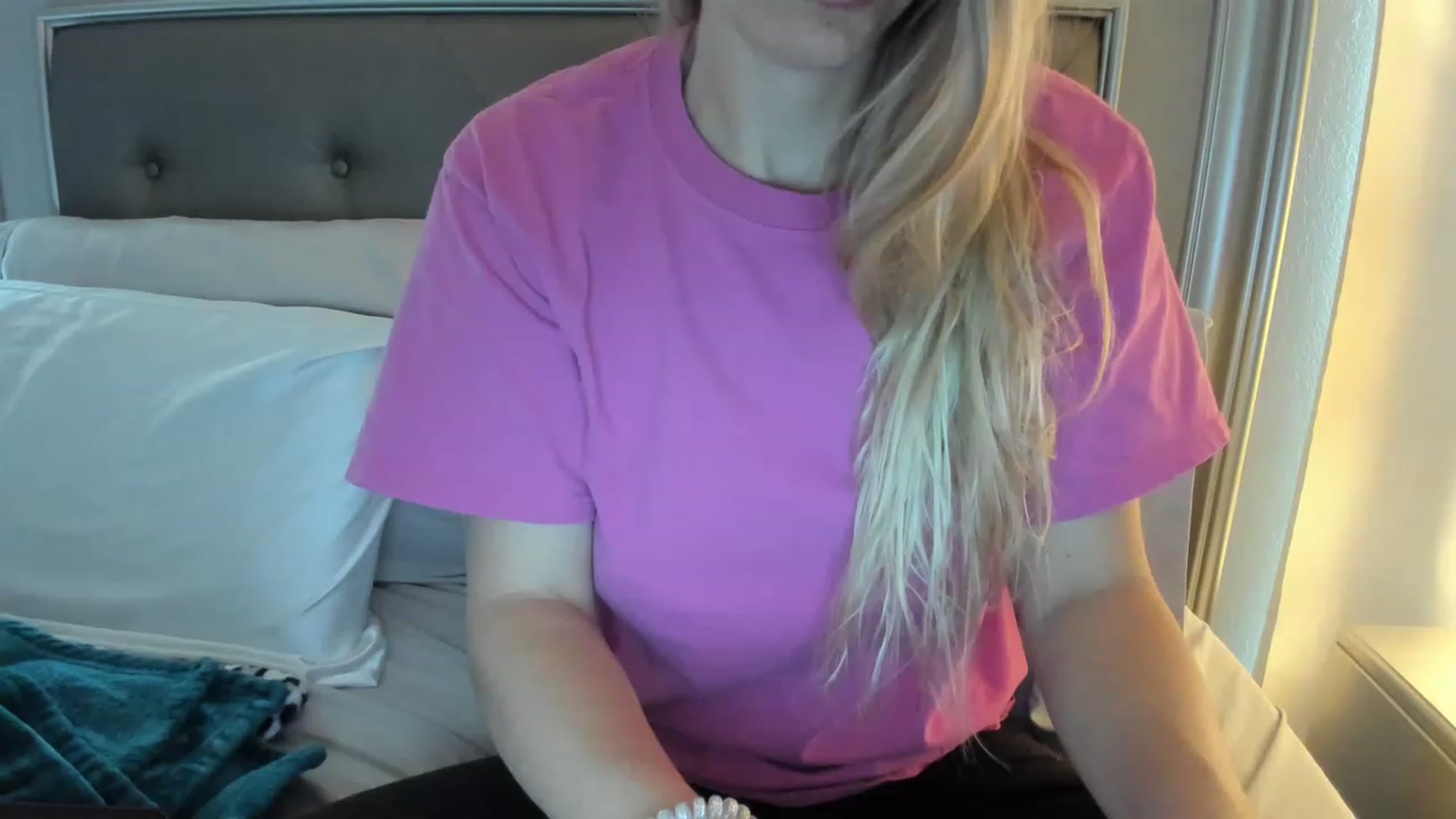 Gallery image thumbnail from Ca_ndi's myfreecams stream on, 05/10/2023, 12:15 image 15 of 20