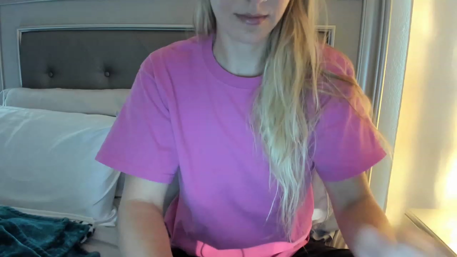 Gallery image thumbnail from Ca_ndi's myfreecams stream on, 05/10/2023, 12:15 image 10 of 20