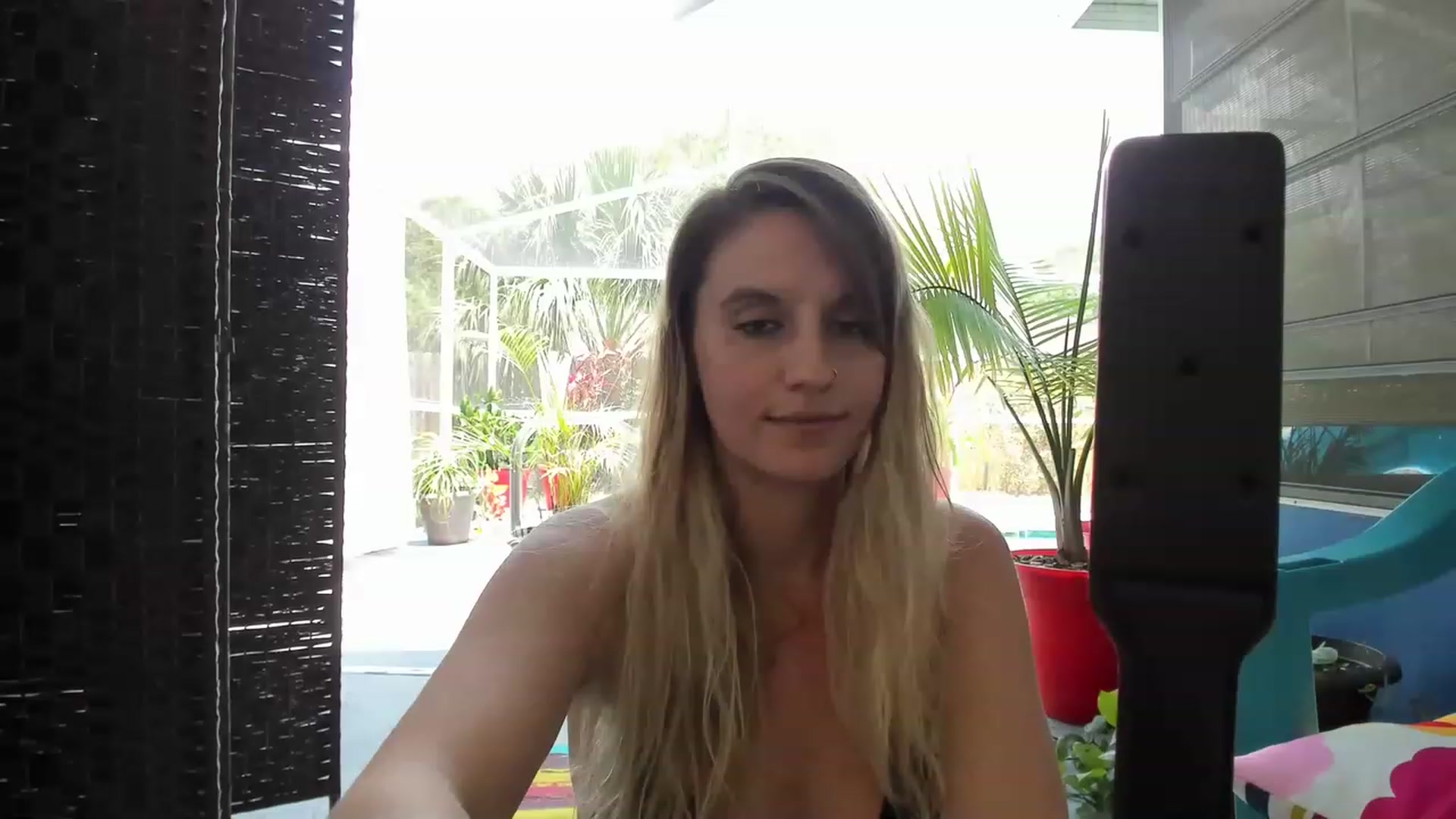 Gallery image thumbnail from Ca_ndi's myfreecams stream on, 05/20/2023, 18:19 image 15 of 20