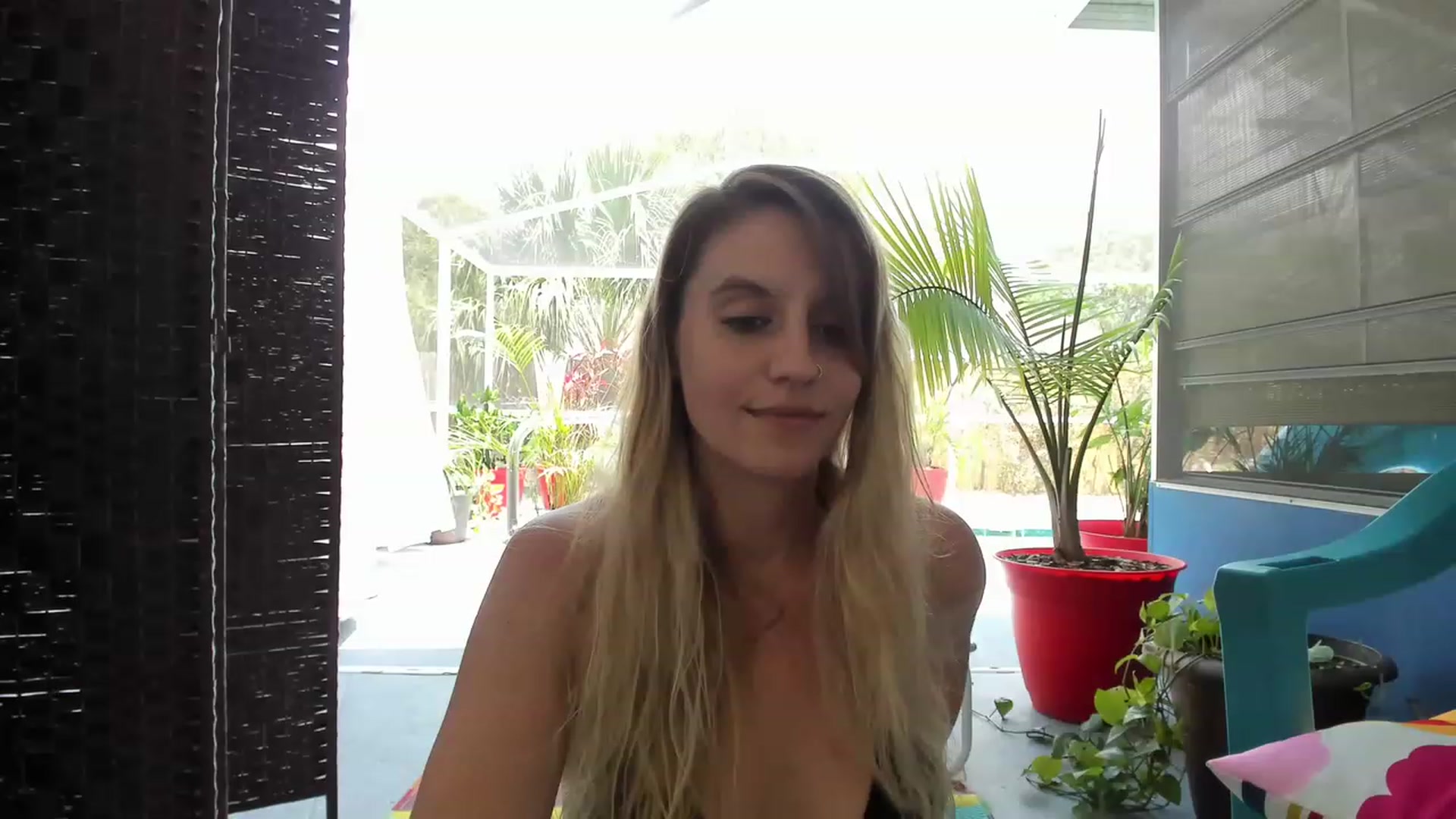 Gallery image thumbnail from Ca_ndi's myfreecams stream on, 05/20/2023, 18:19 image 16 of 20