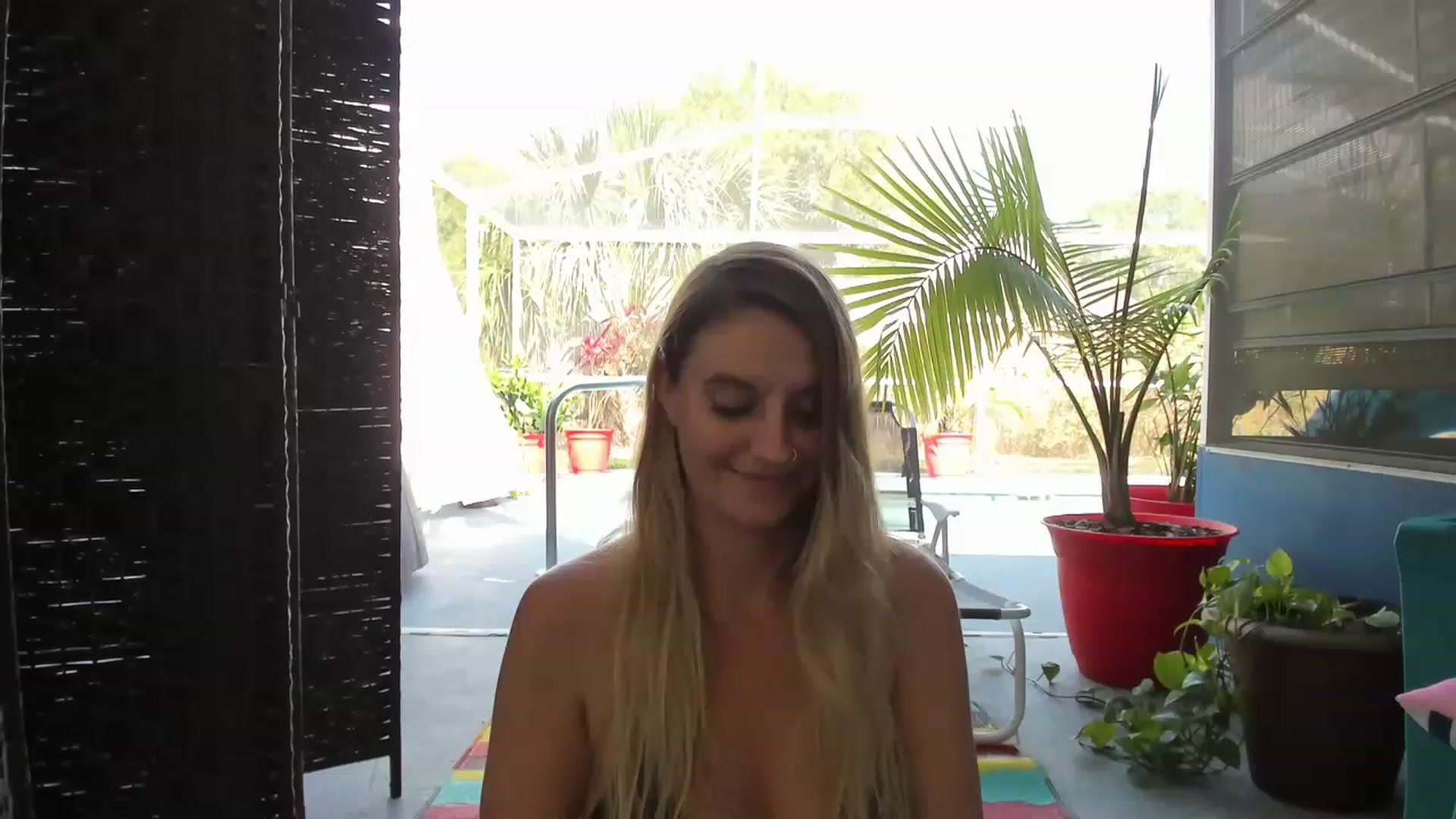 Gallery image thumbnail from Ca_ndi's myfreecams stream on, 05/20/2023, 20:25 image 16 of 20