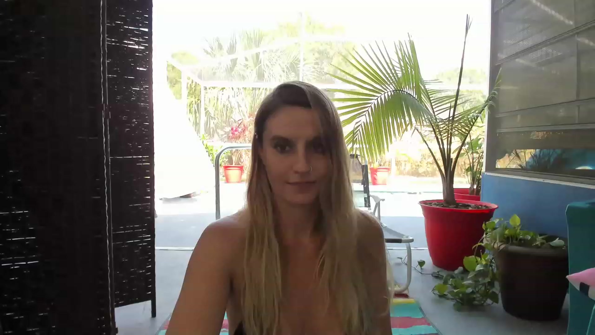 Gallery image thumbnail from Ca_ndi's myfreecams stream on, 05/20/2023, 20:25 image 3 of 20