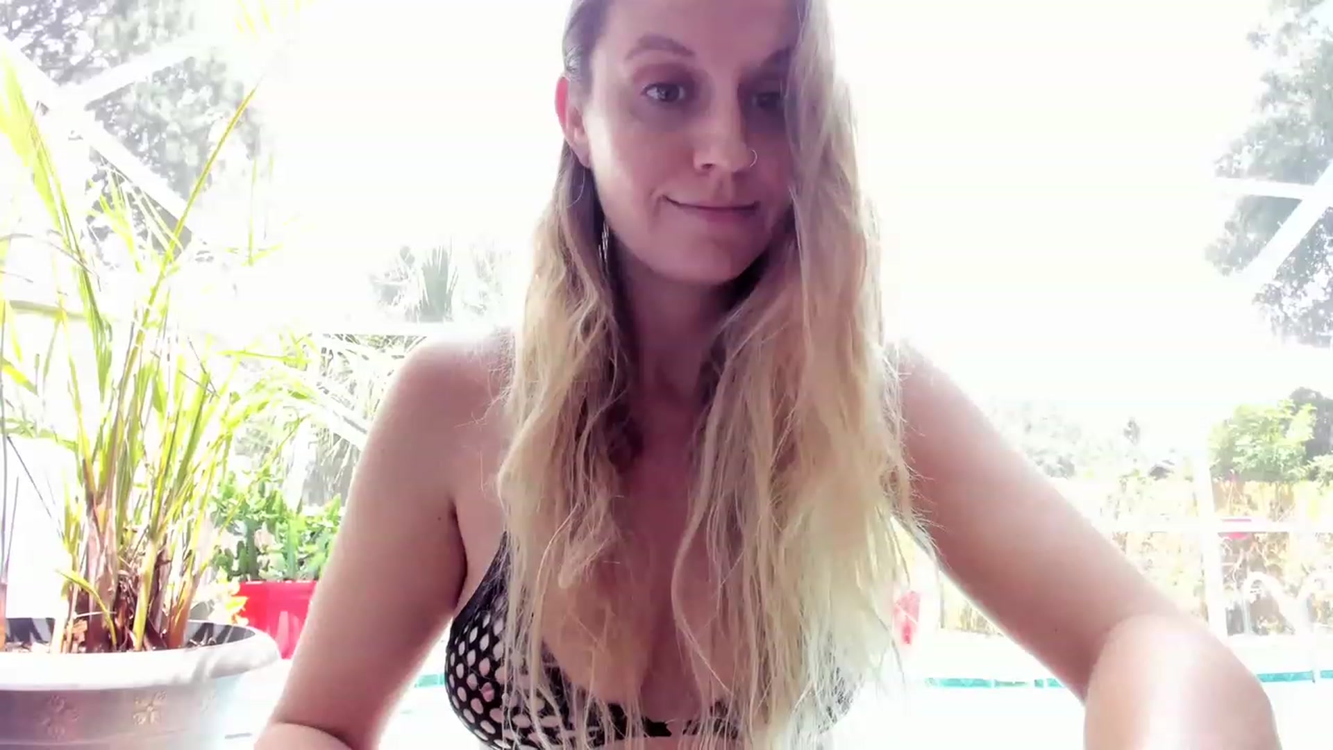 Gallery image thumbnail from Ca_ndi's myfreecams stream on, 05/21/2023, 18:52 image 8 of 20