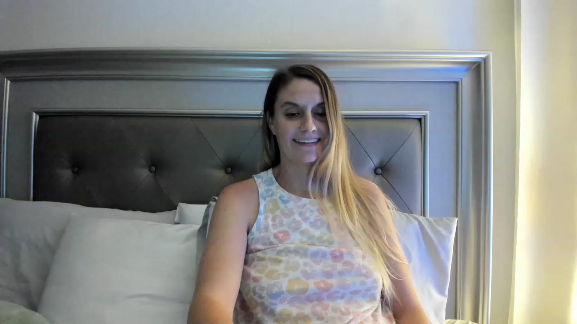 Gallery image thumbnail from Ca_ndi's myfreecams stream on, 05/24/2023, 24:32 image 1 of 20