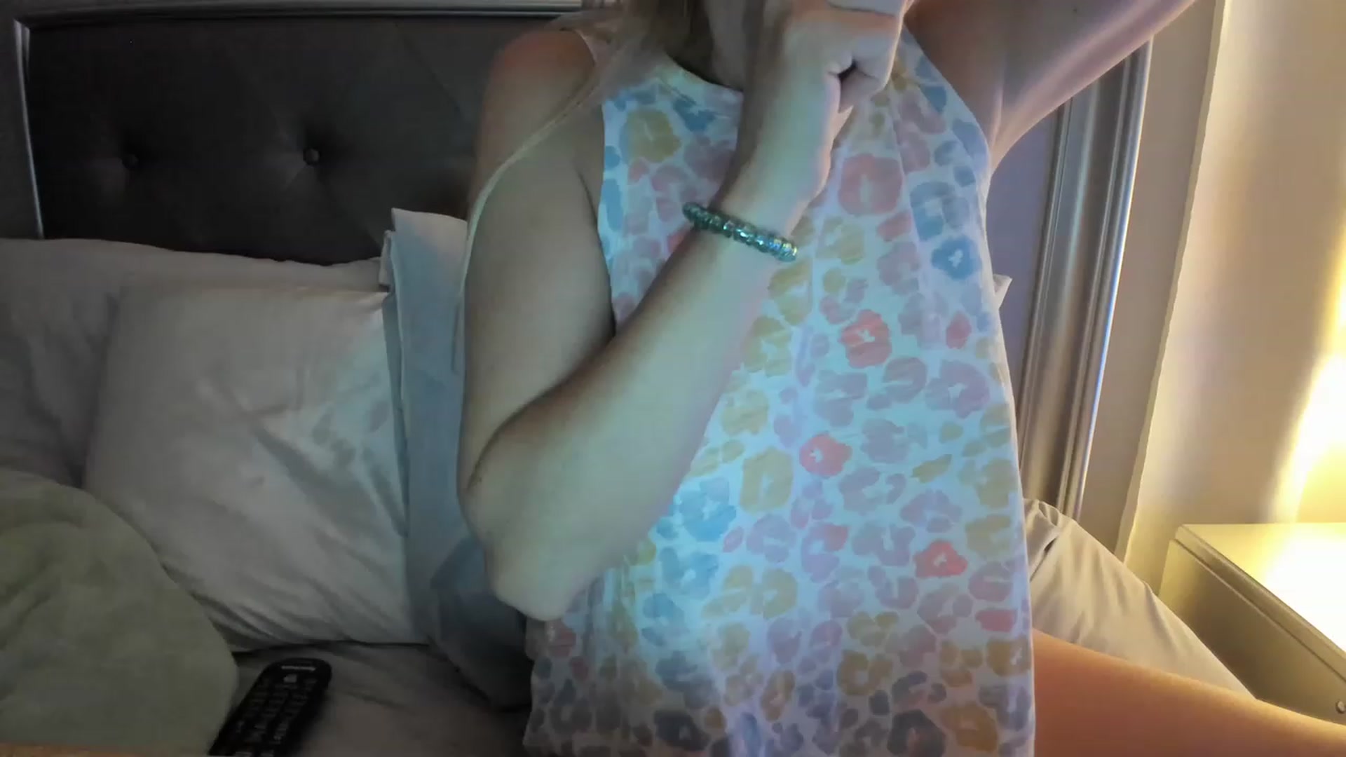 Gallery image thumbnail from Ca_ndi's myfreecams stream on, 05/24/2023, 24:32 image 19 of 20