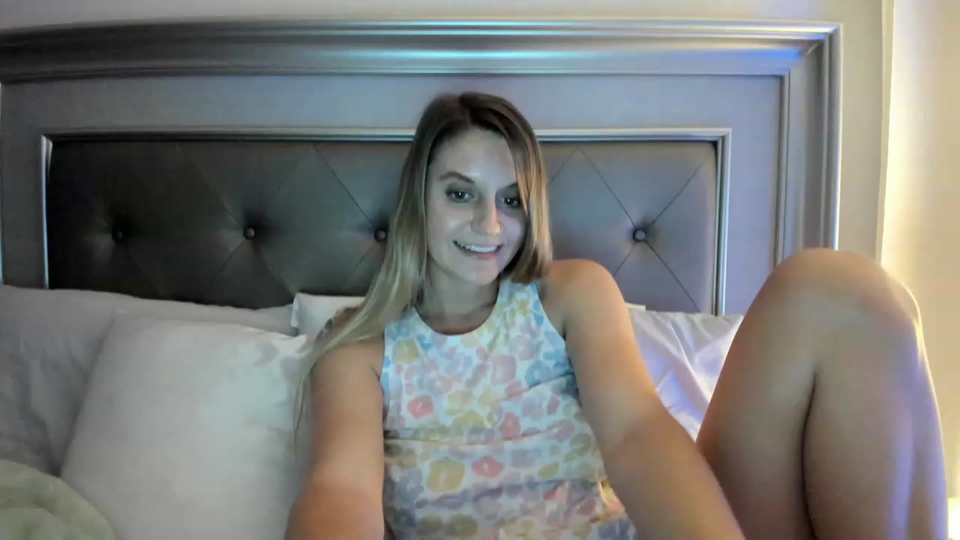 Gallery image thumbnail from Ca_ndi's myfreecams stream on, 05/24/2023, 24:32 image 9 of 20