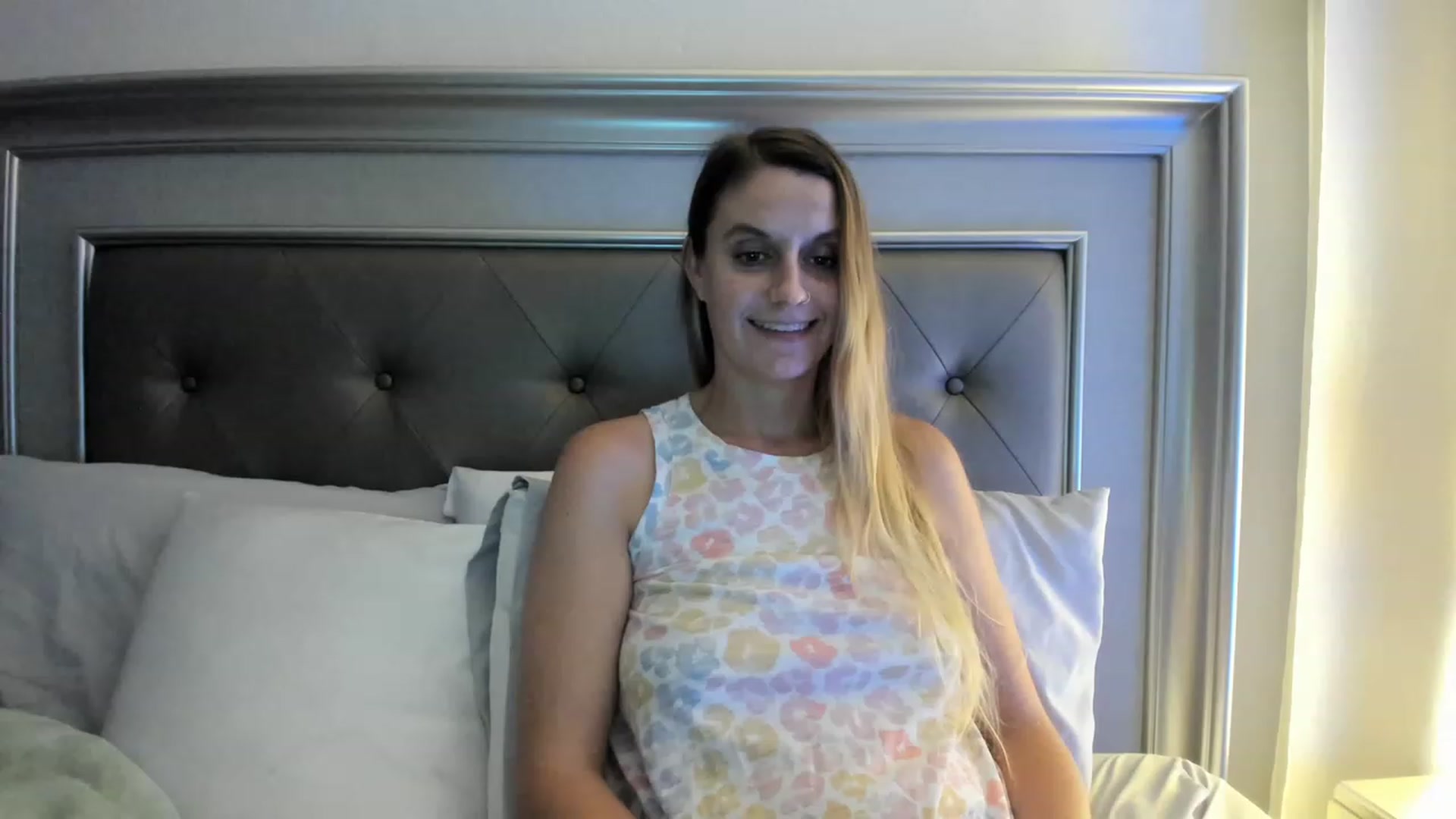 Gallery image thumbnail from Ca_ndi's myfreecams stream on, 05/24/2023, 24:32 image 3 of 20
