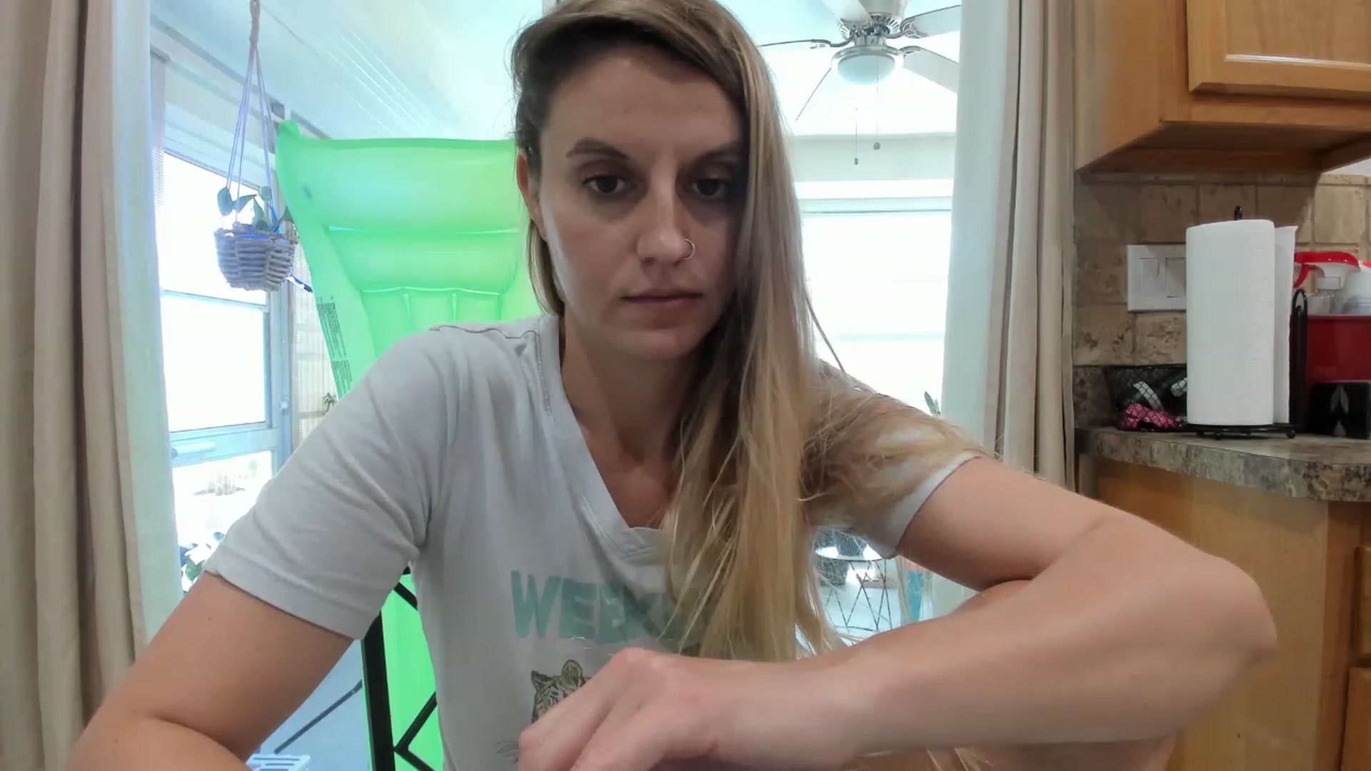 Gallery image thumbnail from Ca_ndi's myfreecams stream on, 05/24/2023, 15:46 image 18 of 20