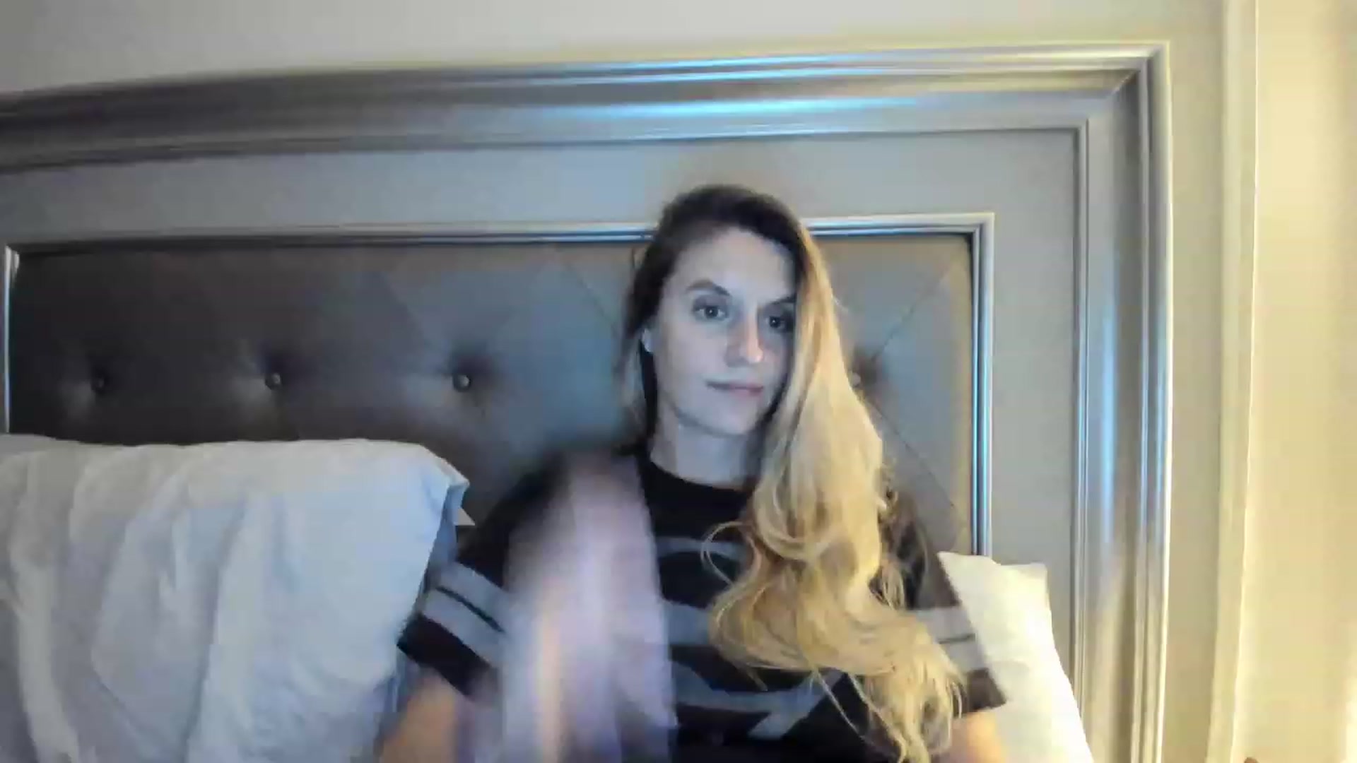 Gallery image thumbnail from Ca_ndi's myfreecams stream on, 05/29/2023, 01:13 image 19 of 20